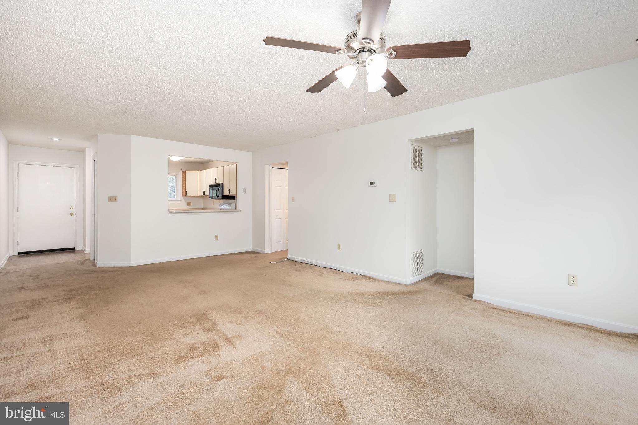 GLADE BY THE POND CM - Residential