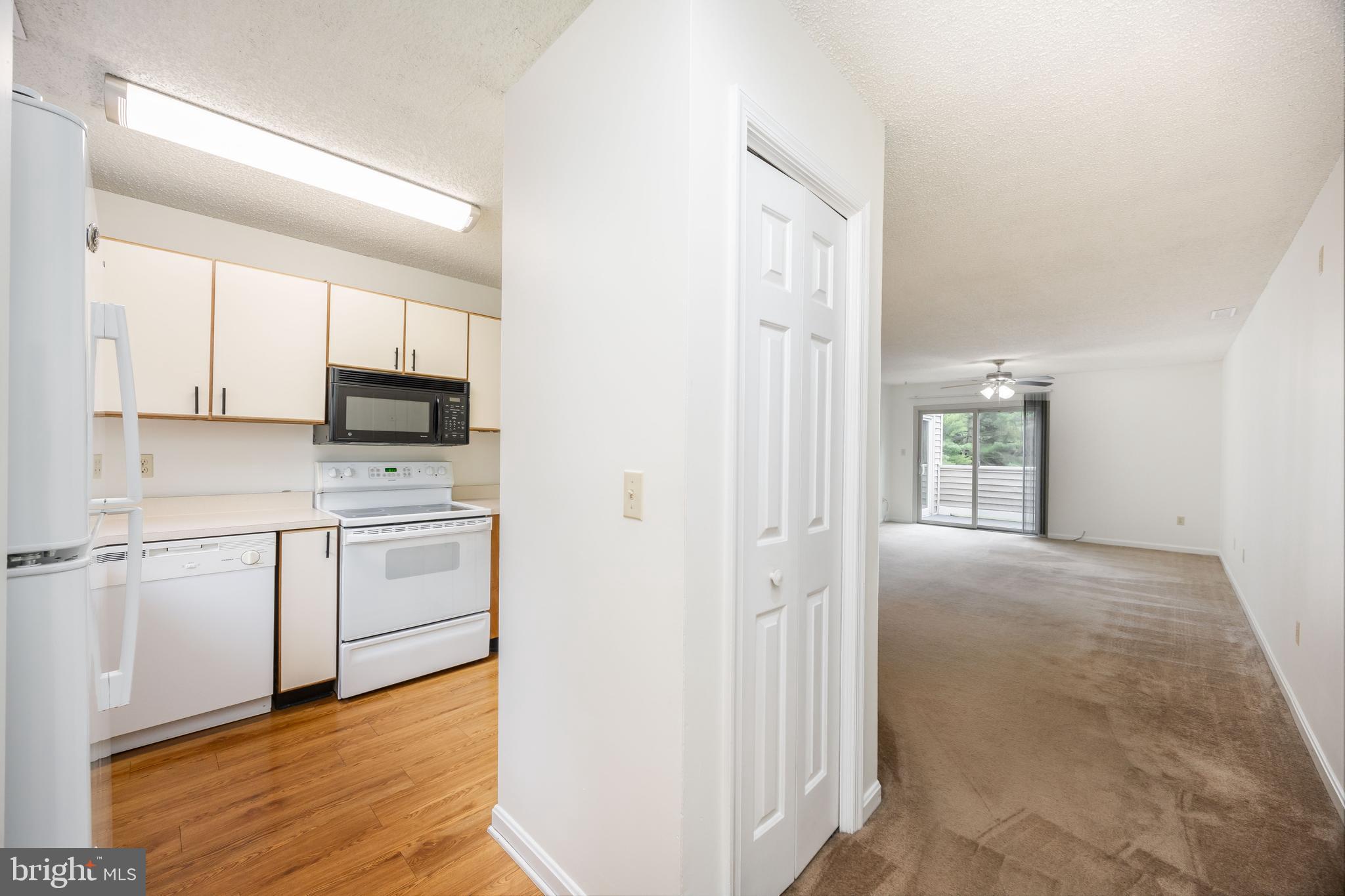 GLADE BY THE POND CM - Residential