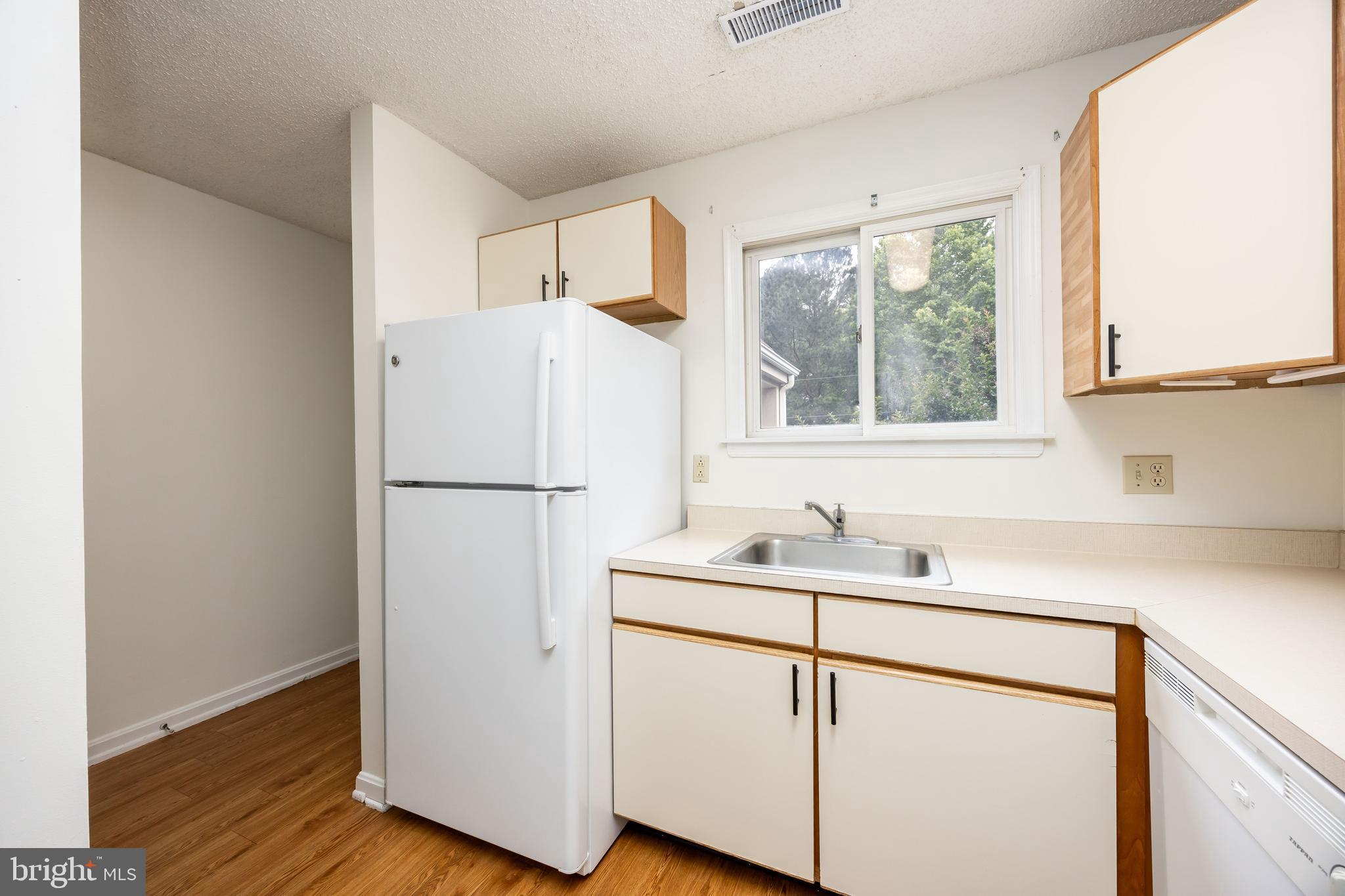 GLADE BY THE POND CM - Residential