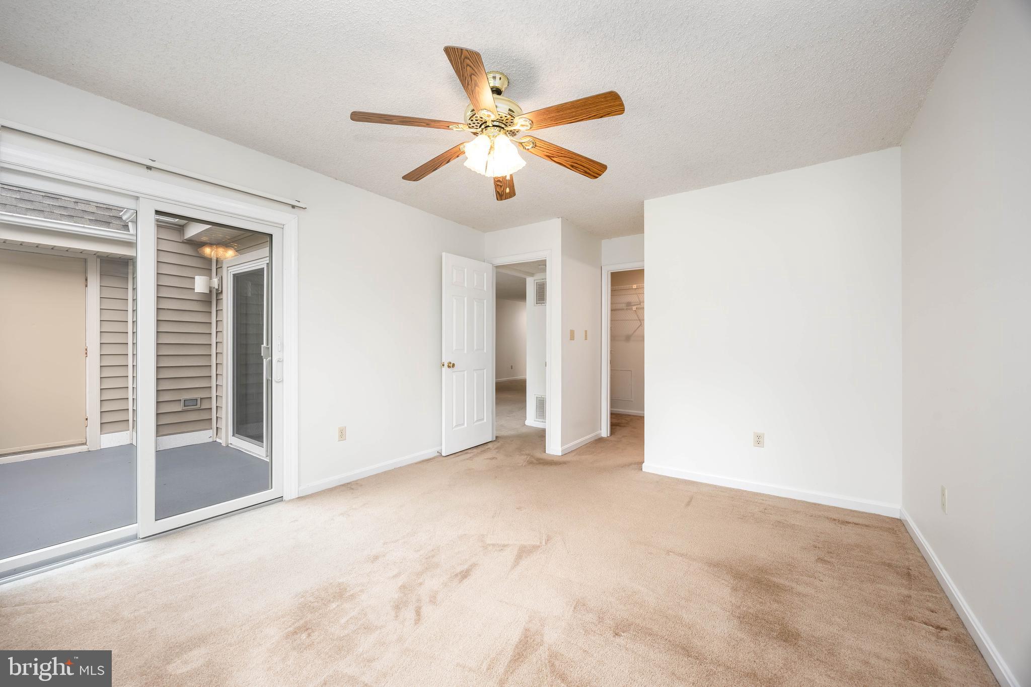 GLADE BY THE POND CM - Residential