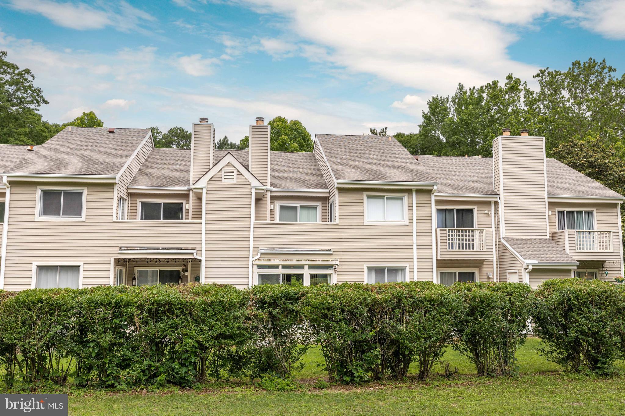 GLADE BY THE POND CM - Residential