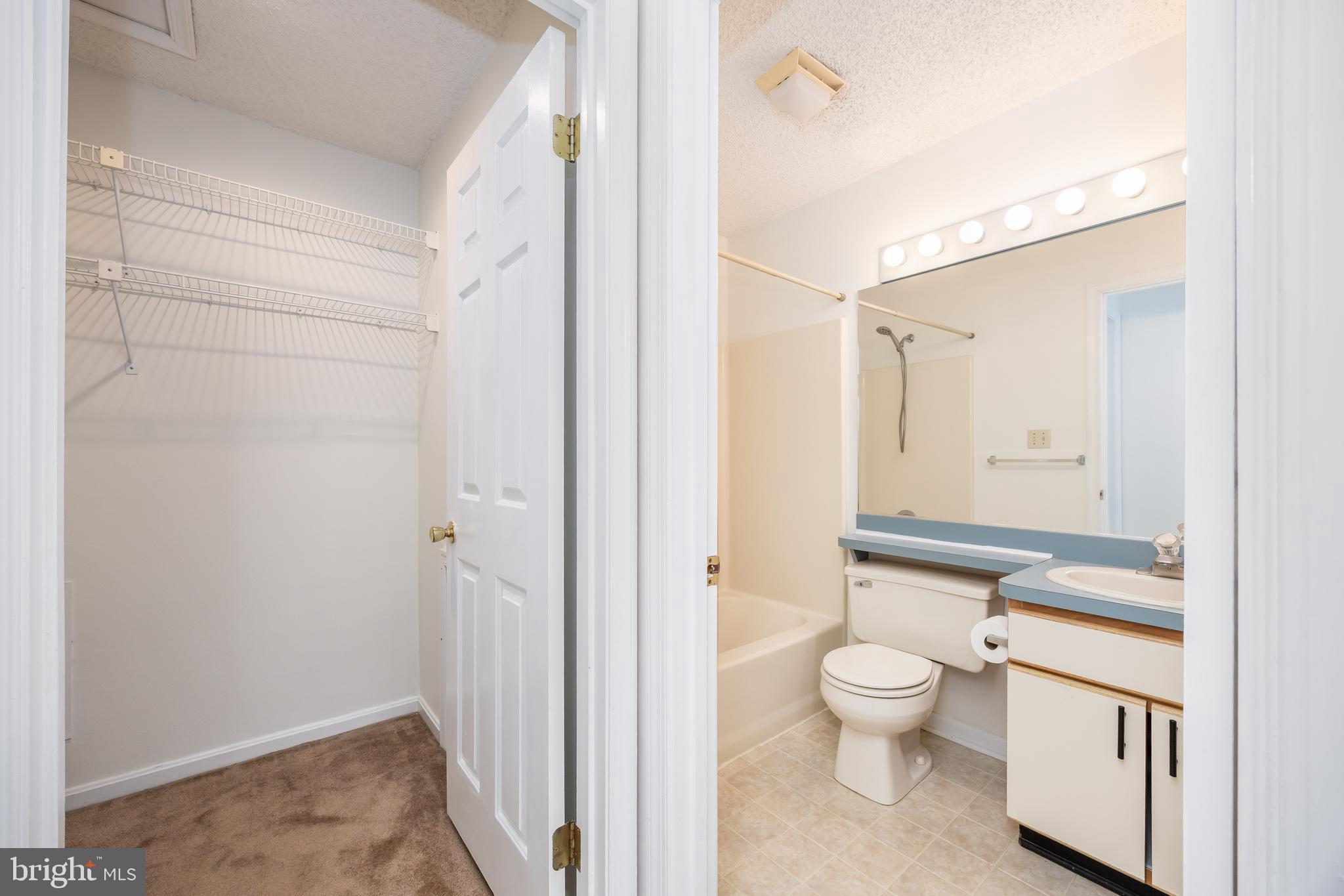 GLADE BY THE POND CM - Residential