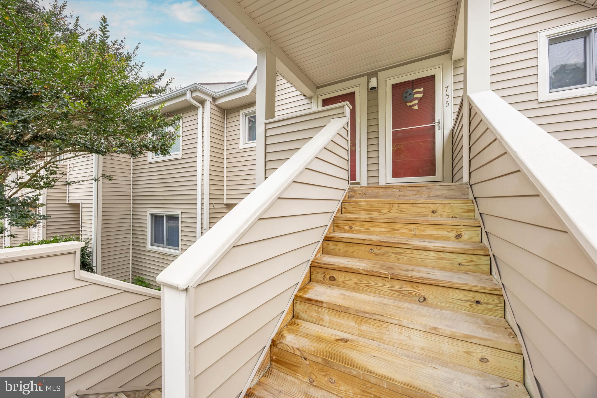 GLADE BY THE POND CM - Residential