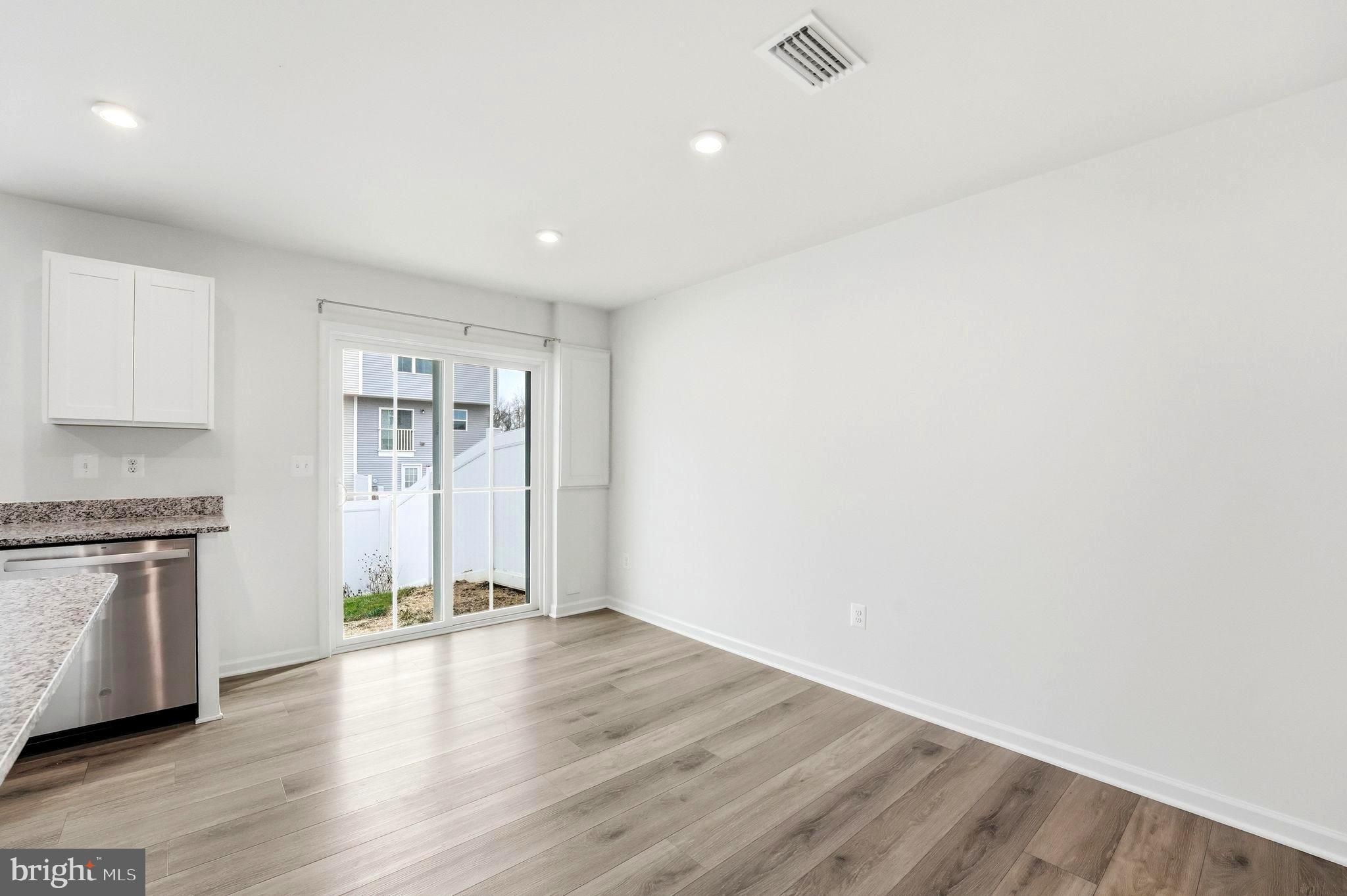 LAUREL PARK - Residential