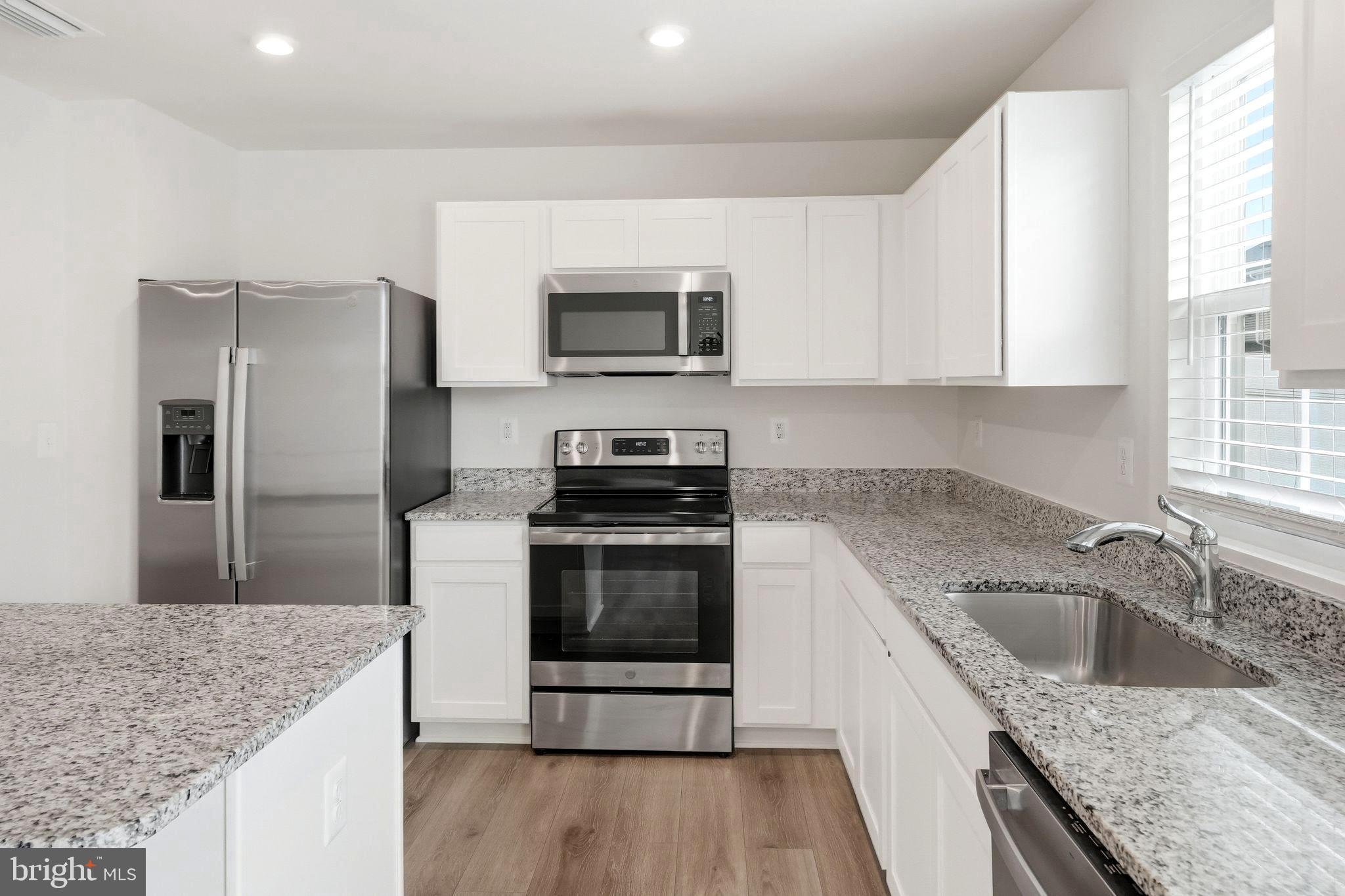 LAUREL PARK - Residential