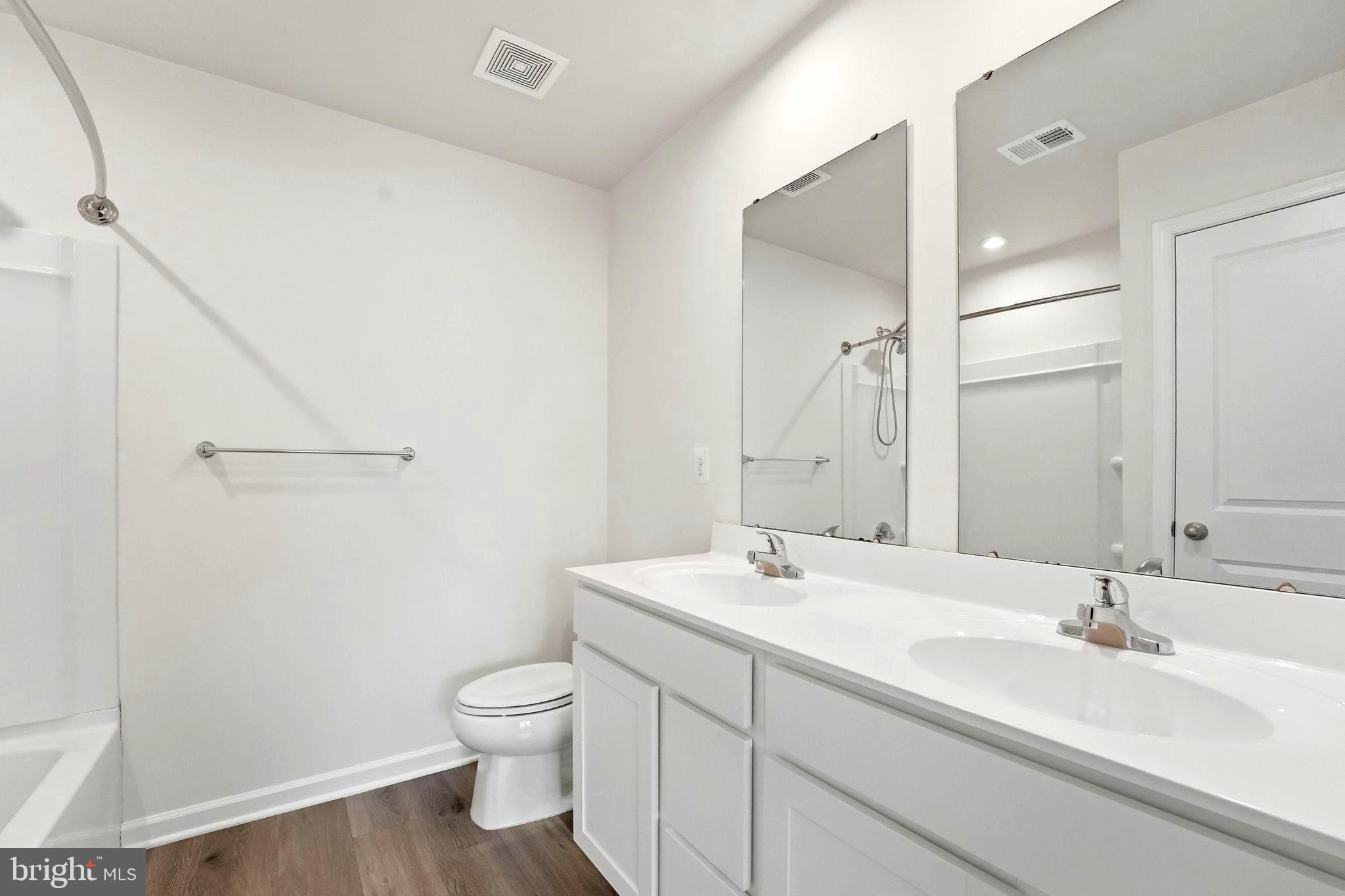 LAUREL PARK - Residential