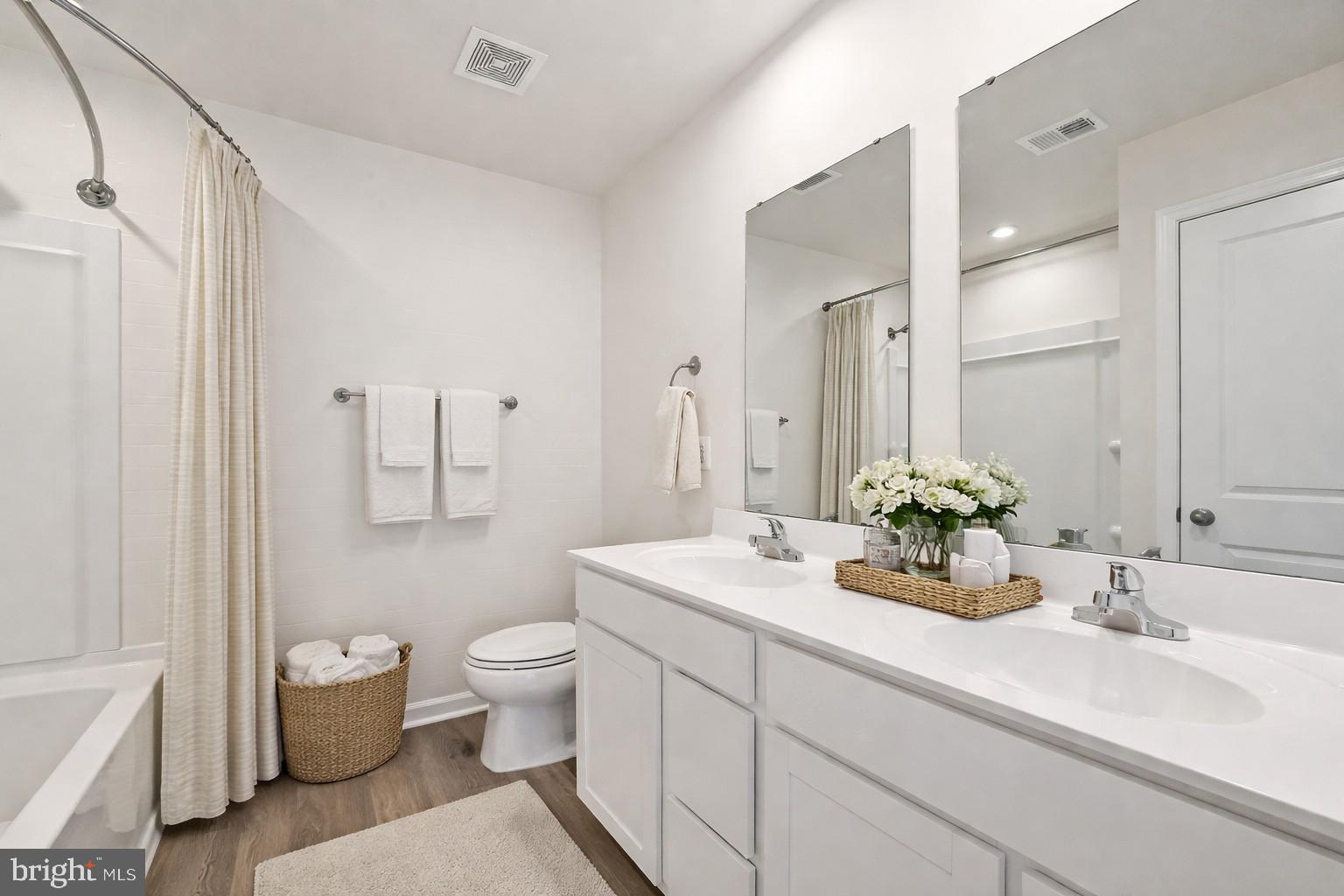 LAUREL PARK - Residential