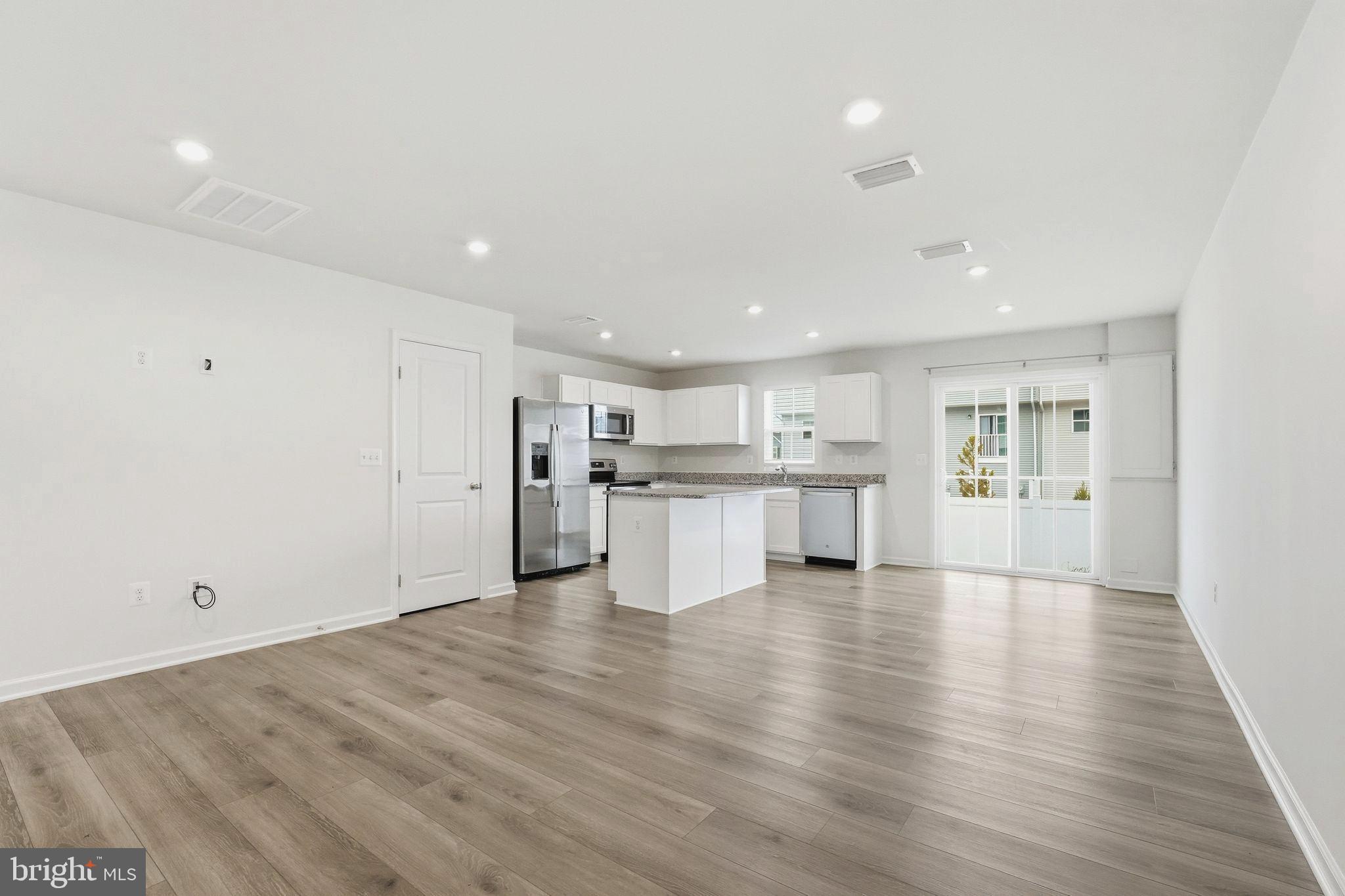 LAUREL PARK - Residential