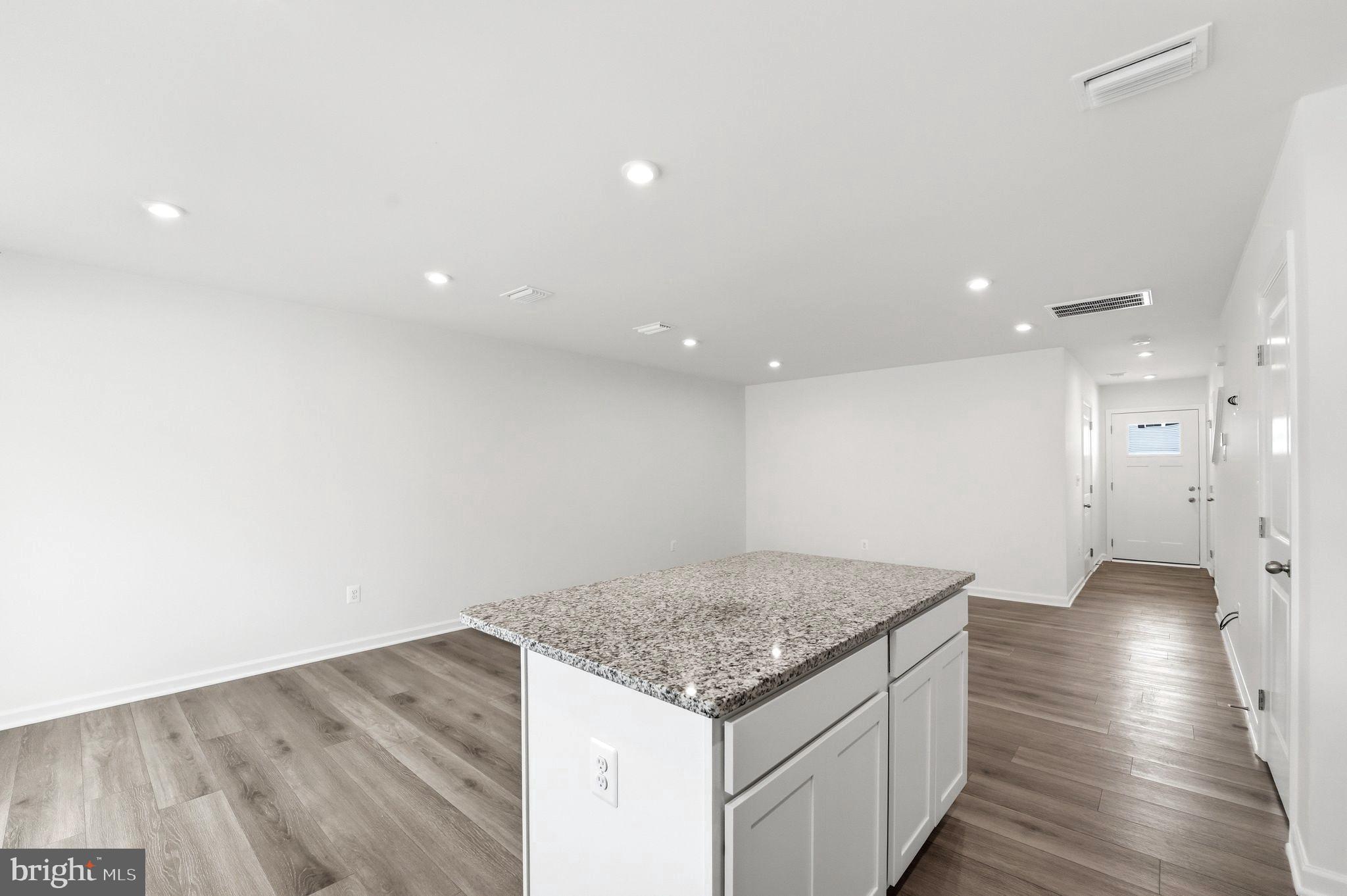 LAUREL PARK - Residential