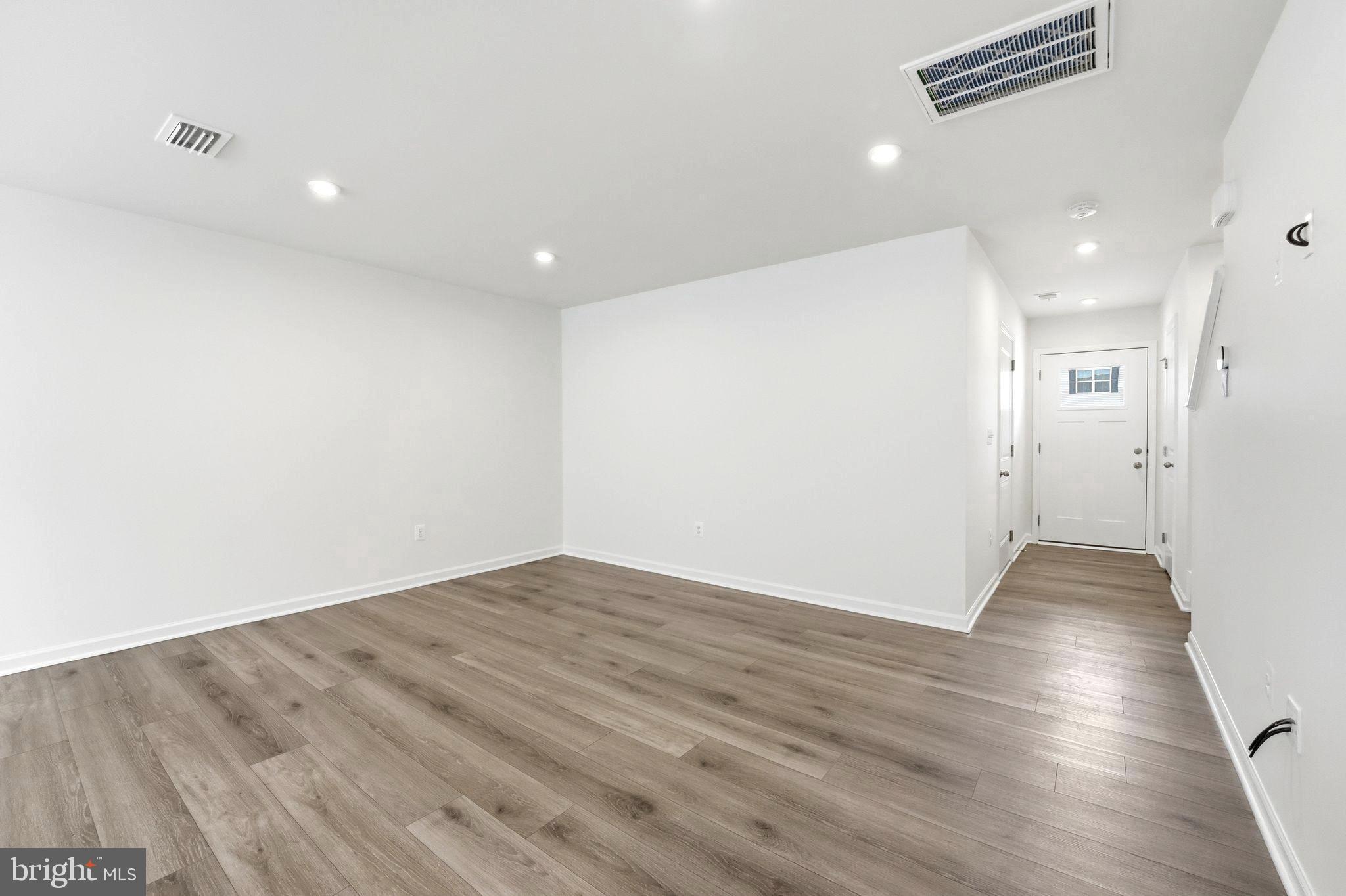 LAUREL PARK - Residential