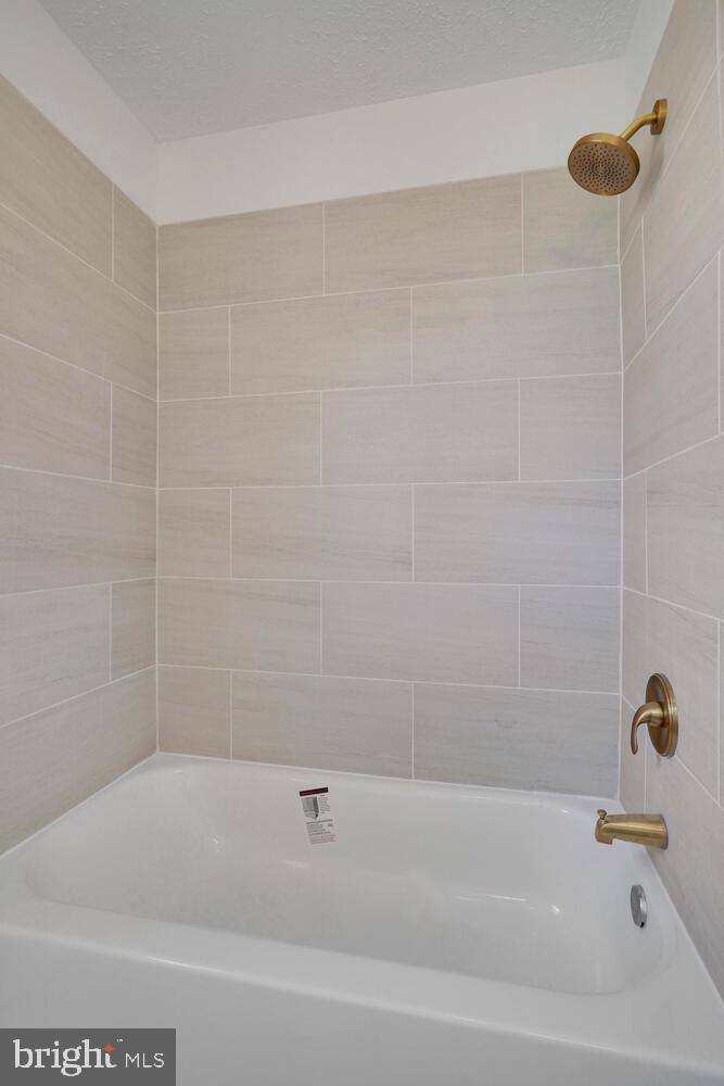 MEADOWBROOKE - Residential