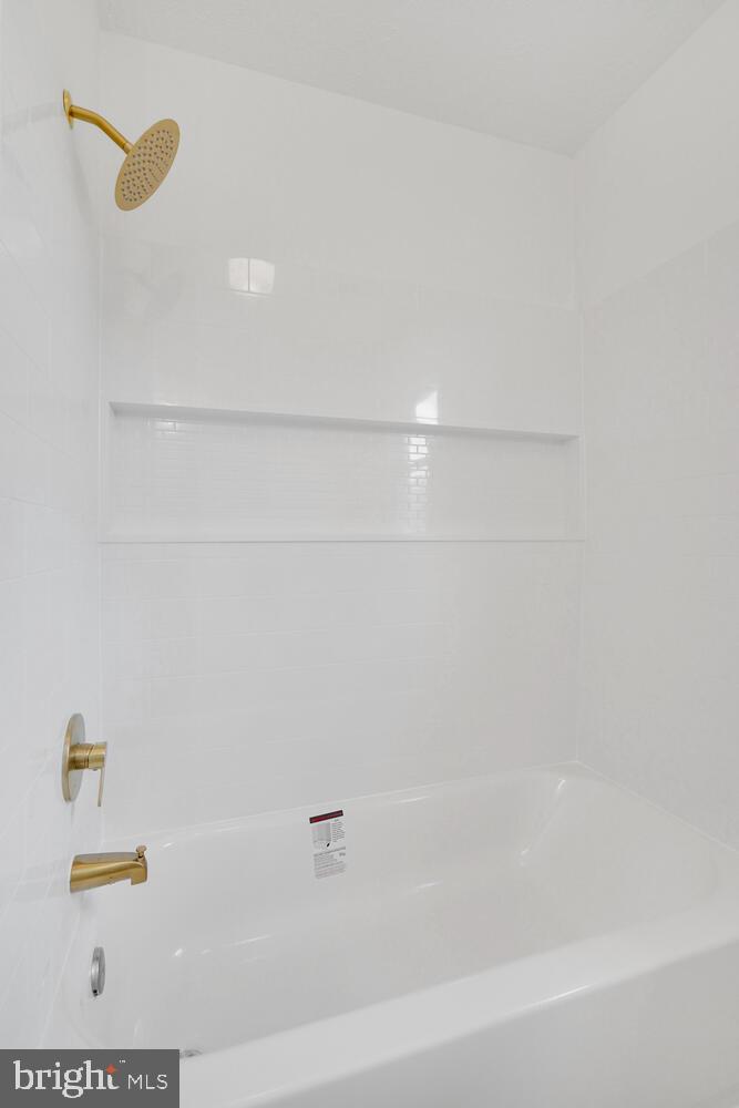 MEADOWBROOKE - Residential