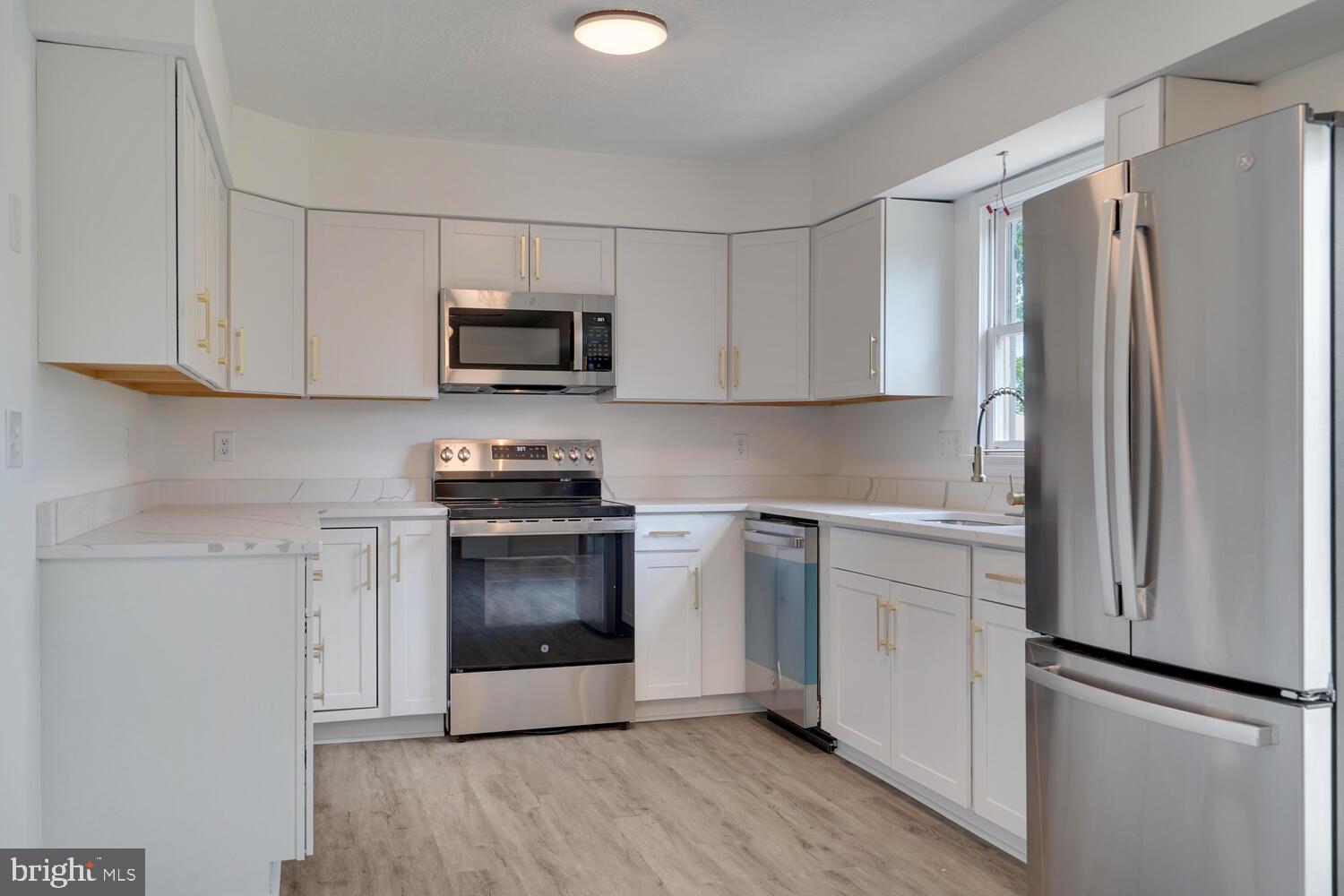 MEADOWBROOKE - Residential