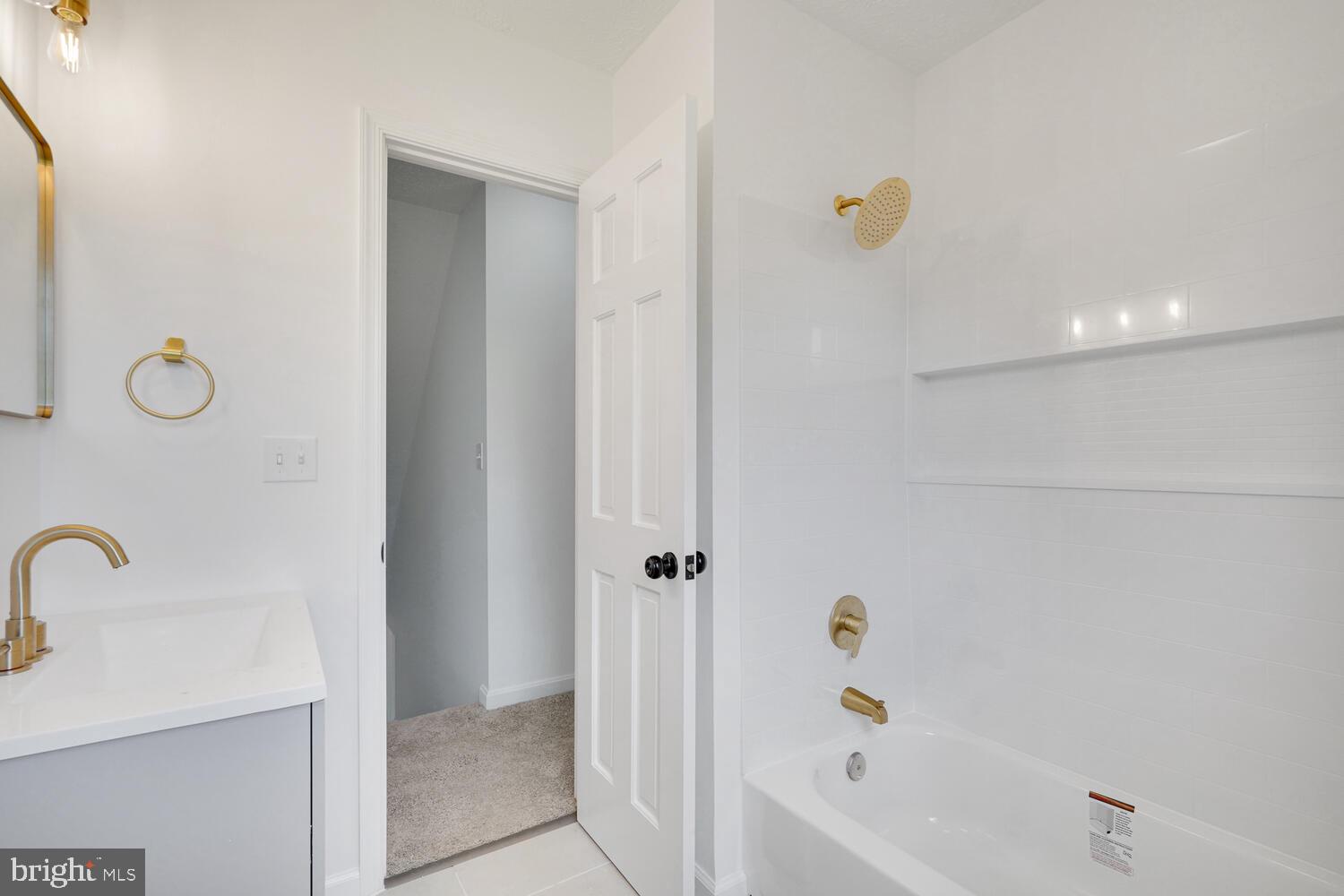 MEADOWBROOKE - Residential