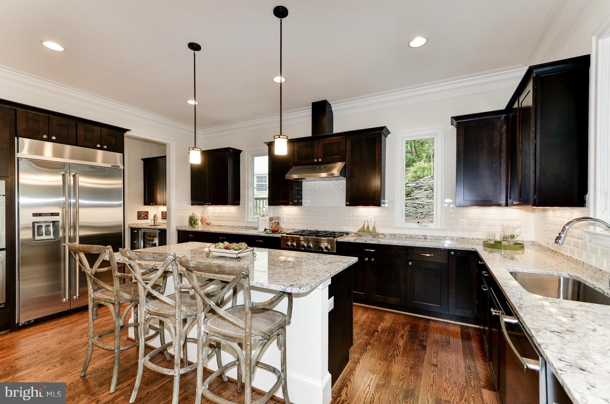 LEE HEIGHTS - Residential