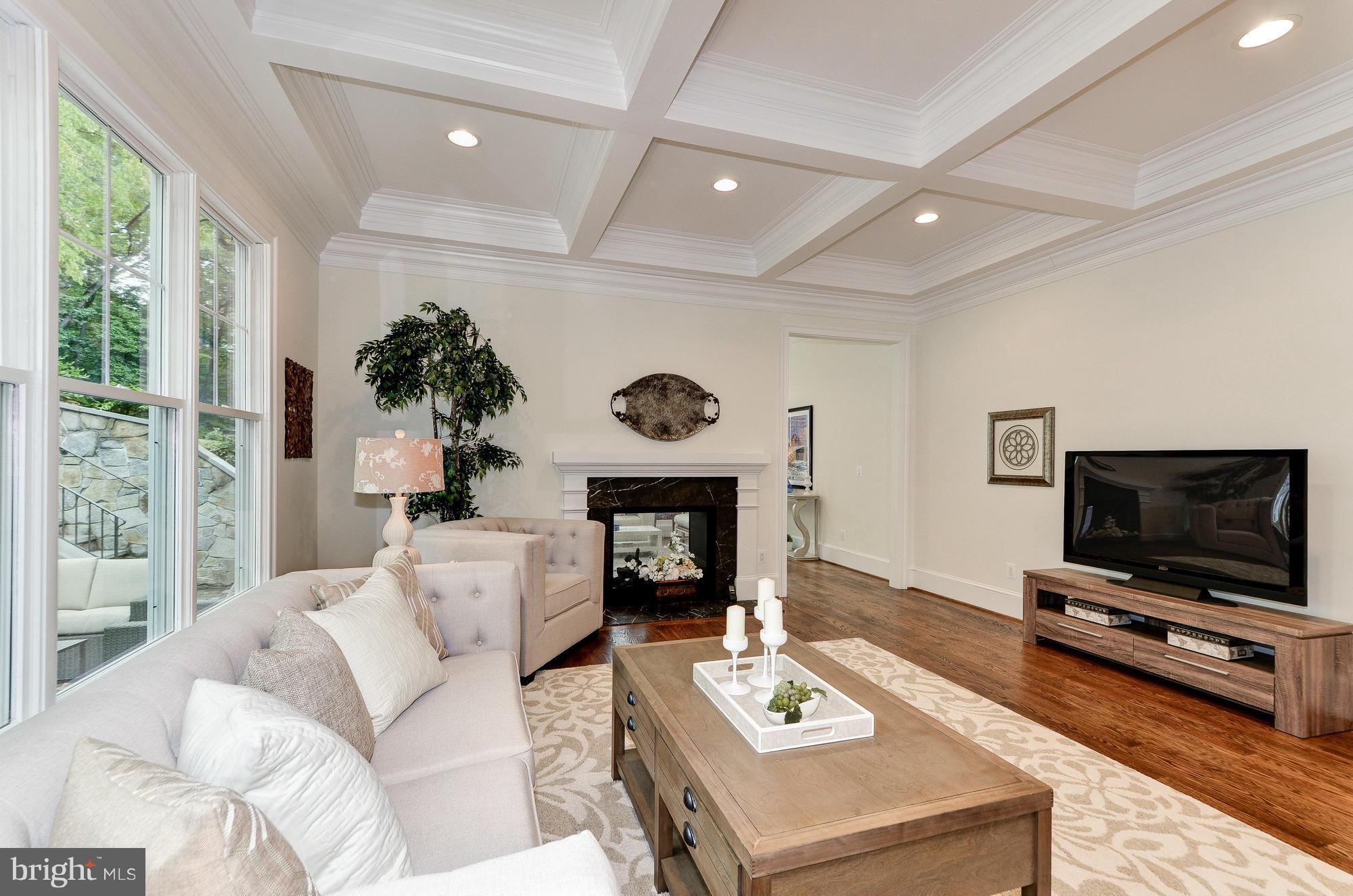 LEE HEIGHTS - Residential