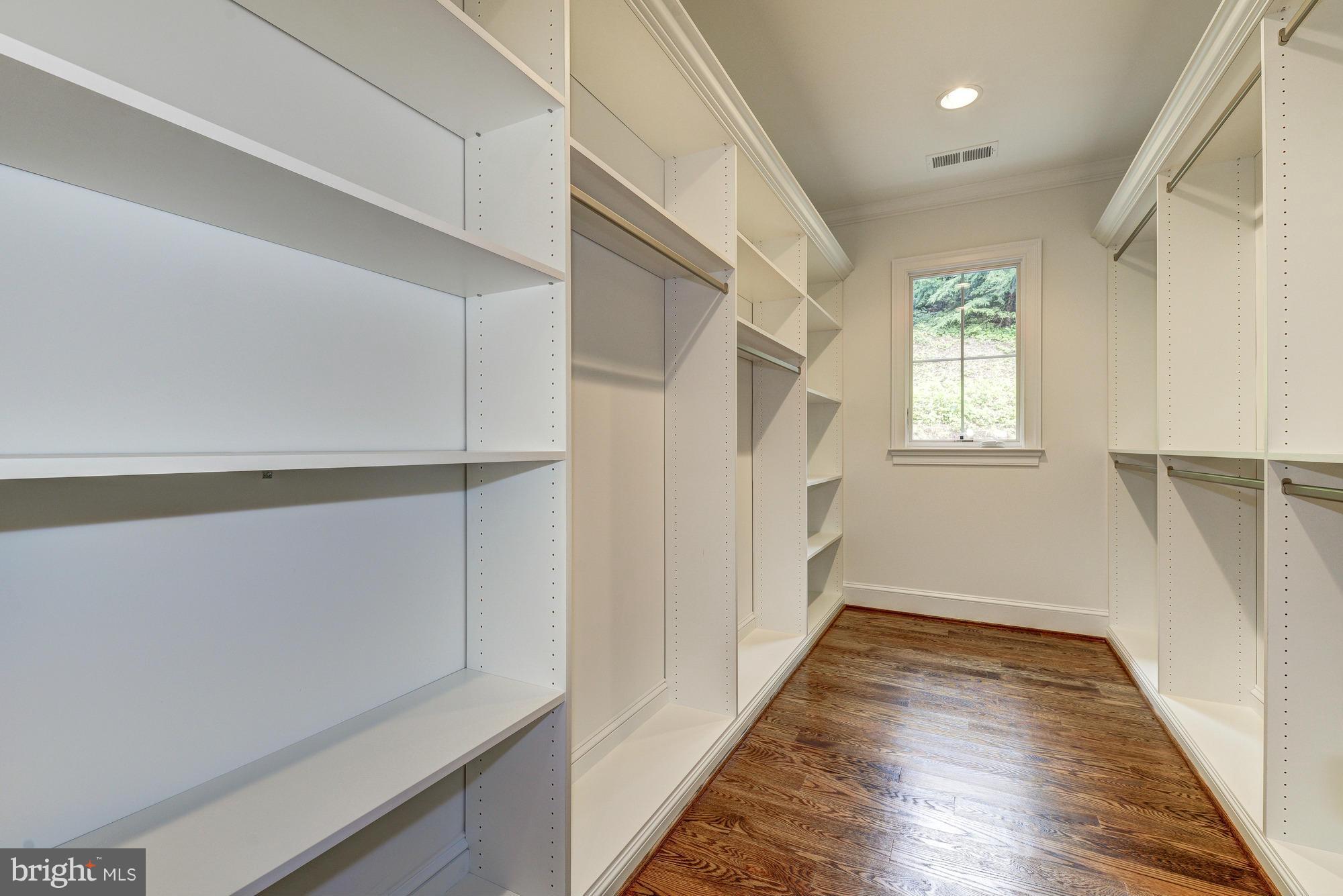 LEE HEIGHTS - Residential