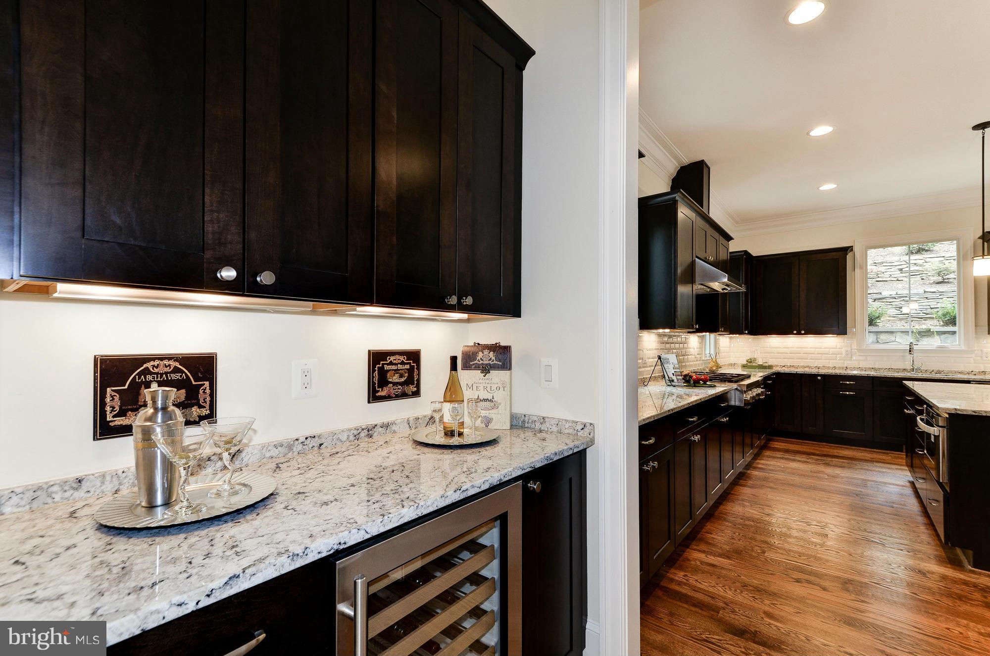 LEE HEIGHTS - Residential