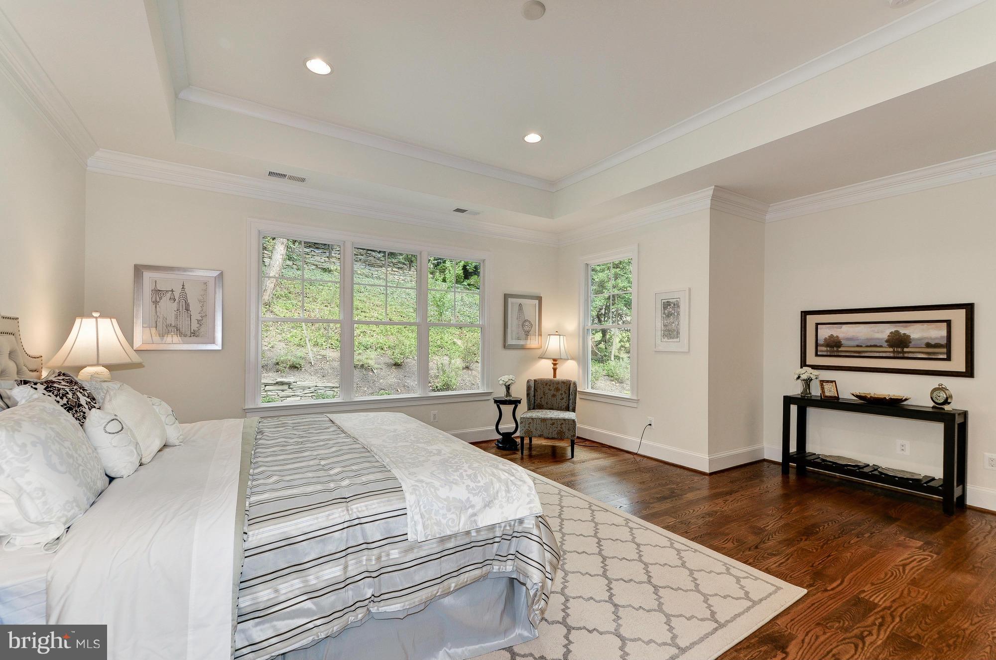 LEE HEIGHTS - Residential