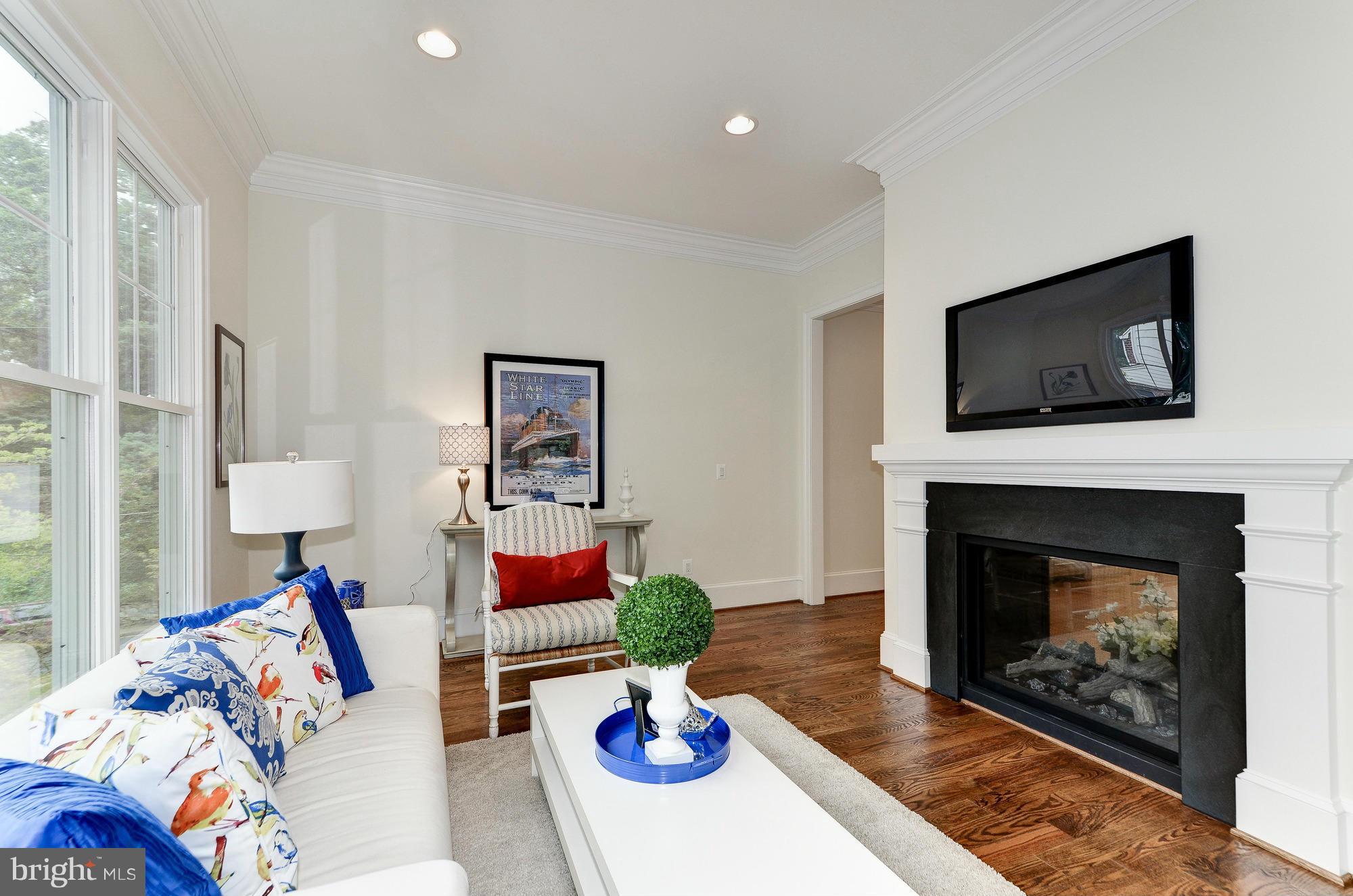 LEE HEIGHTS - Residential