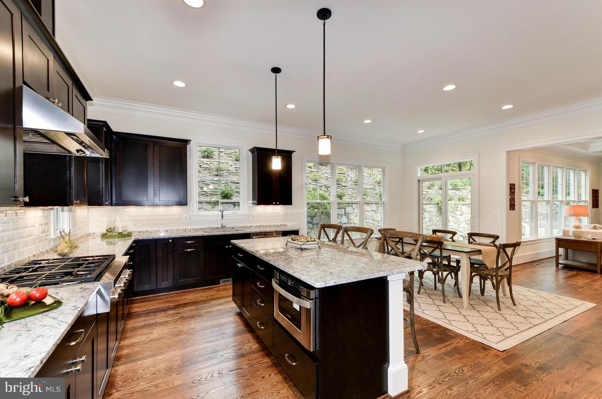 LEE HEIGHTS - Residential