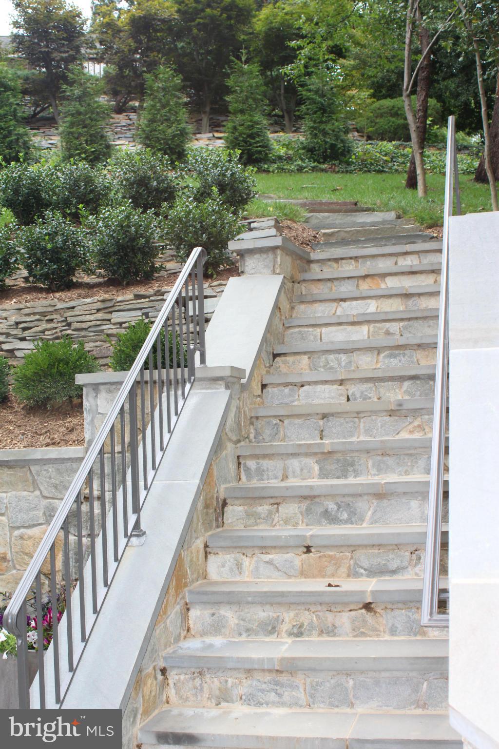 LEE HEIGHTS - Residential