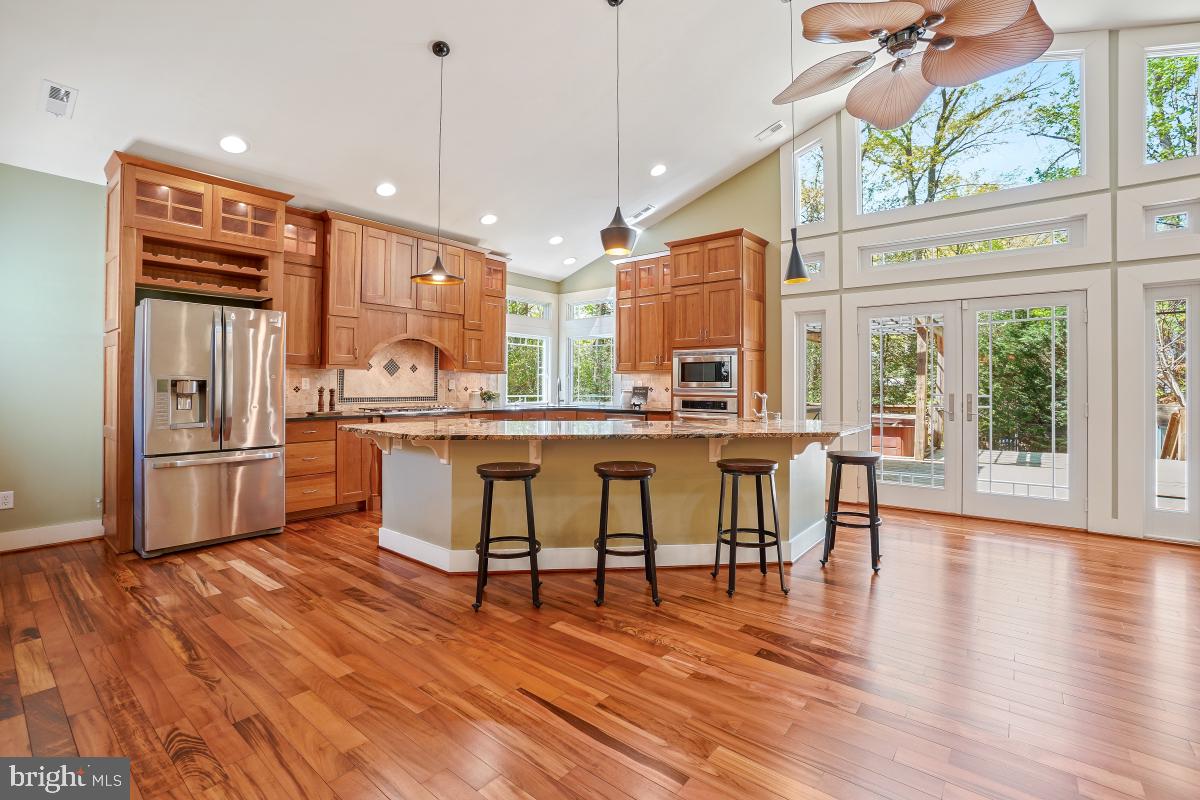 BEN OAKS ON SEVERN - Residential