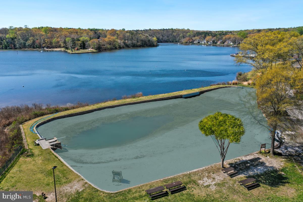 BEN OAKS ON SEVERN - Residential