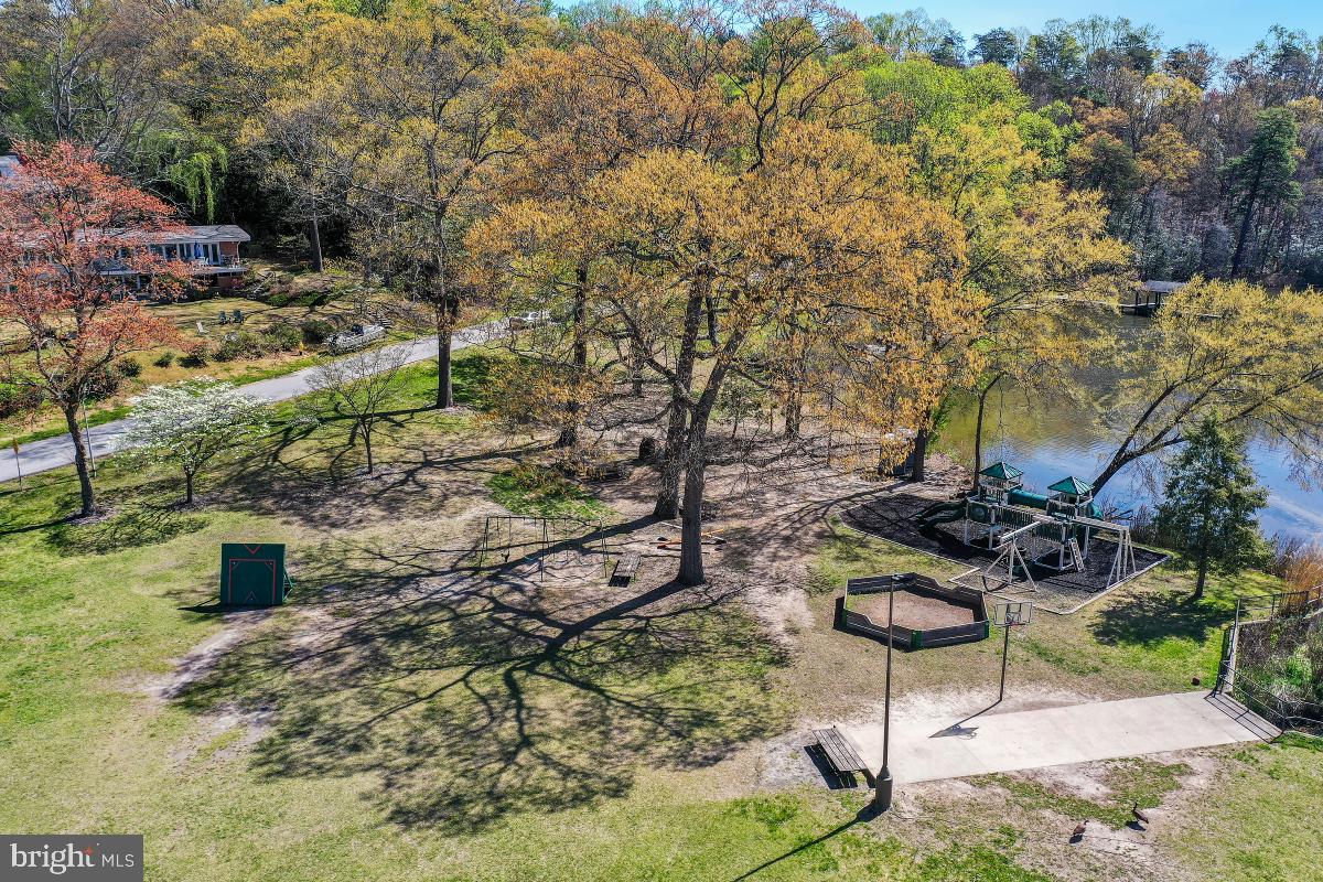 BEN OAKS ON SEVERN - Residential