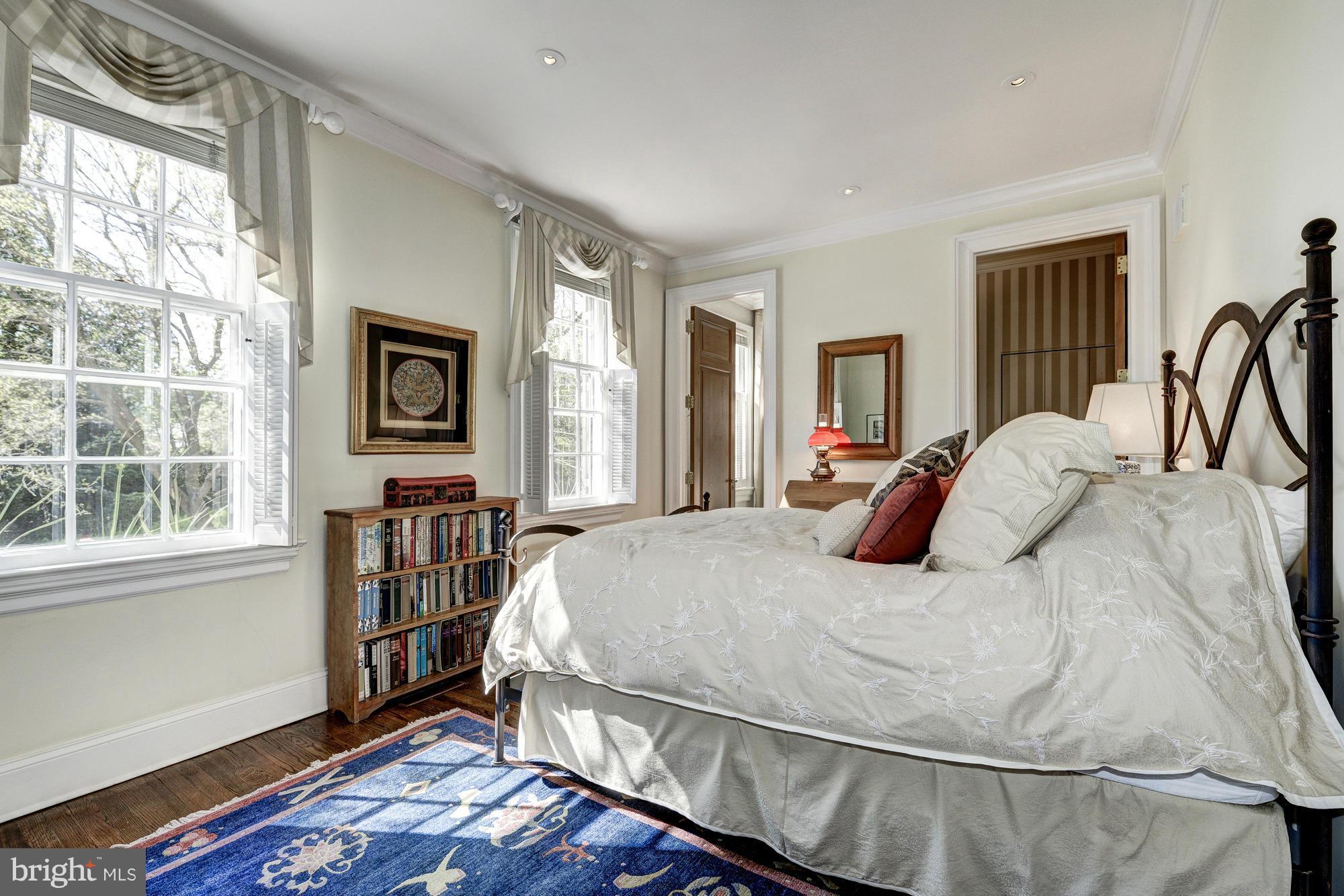GEORGETOWN - Residential