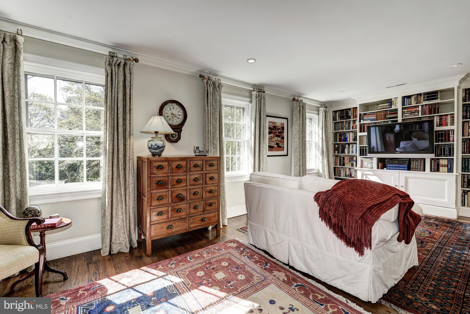 GEORGETOWN - Residential