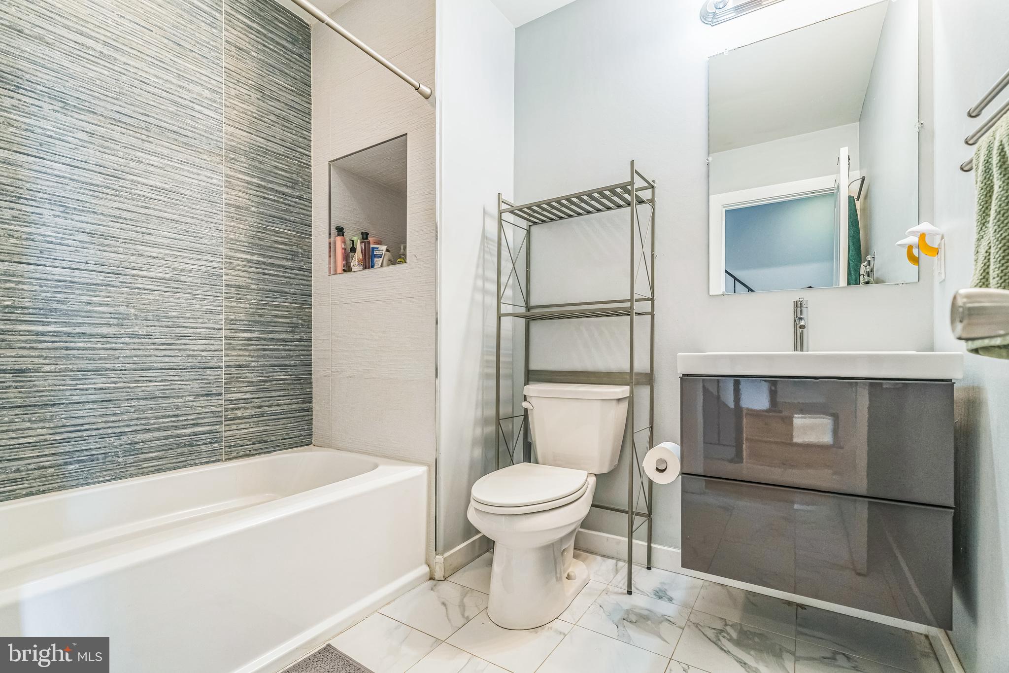 POINT BREEZE - Residential