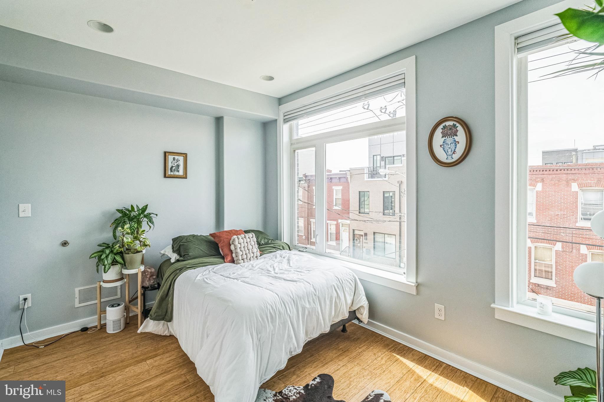 POINT BREEZE - Residential