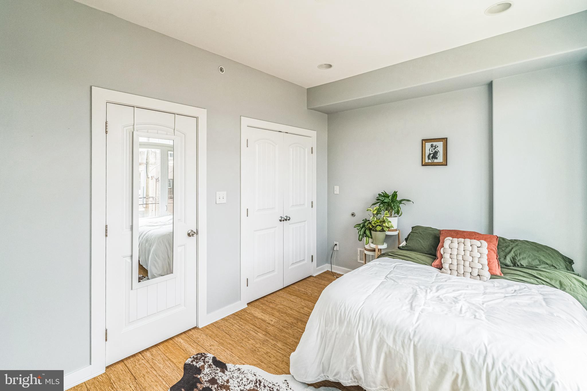 POINT BREEZE - Residential