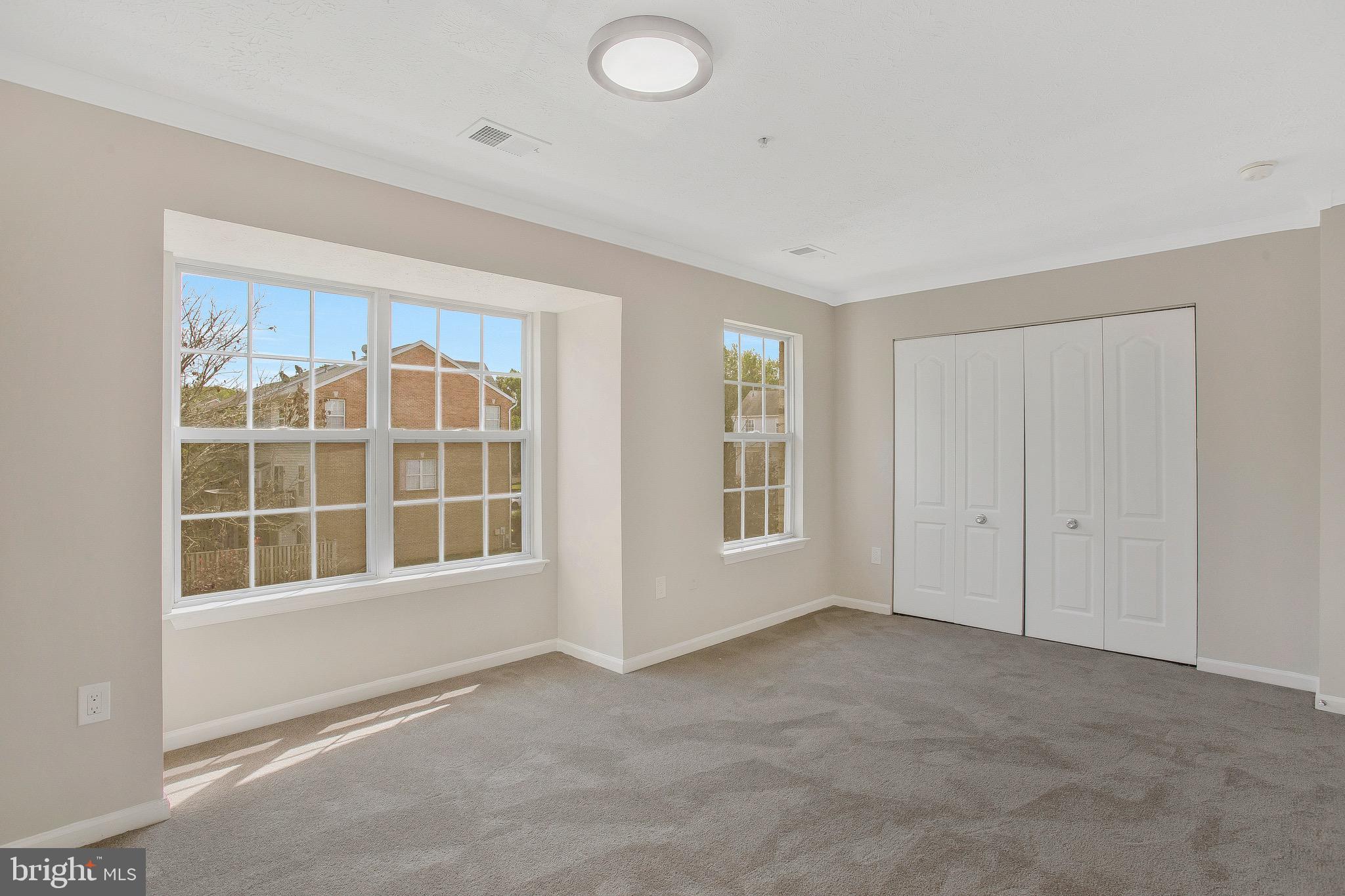 SOUTH HAMPTON - Residential