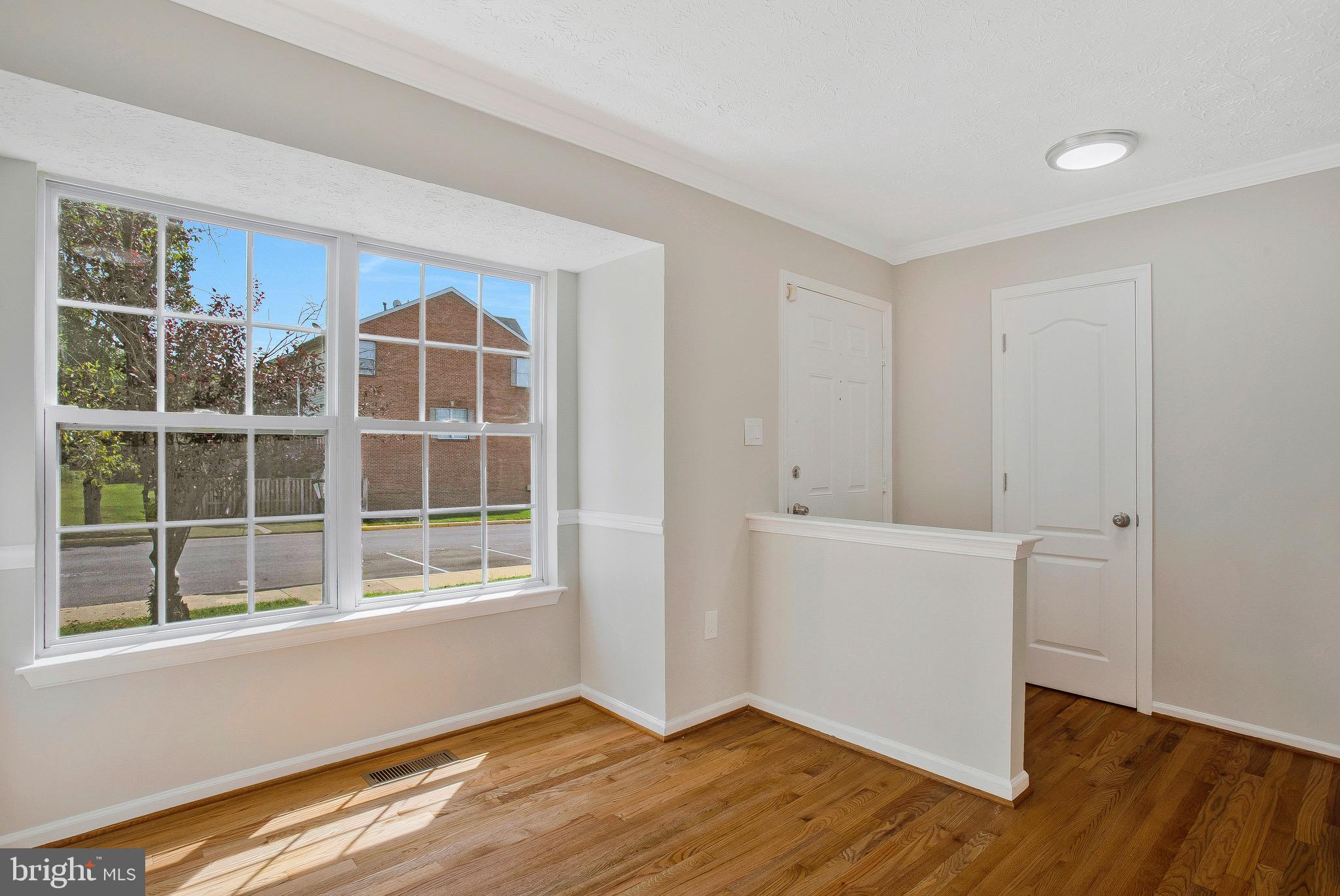 SOUTH HAMPTON - Residential