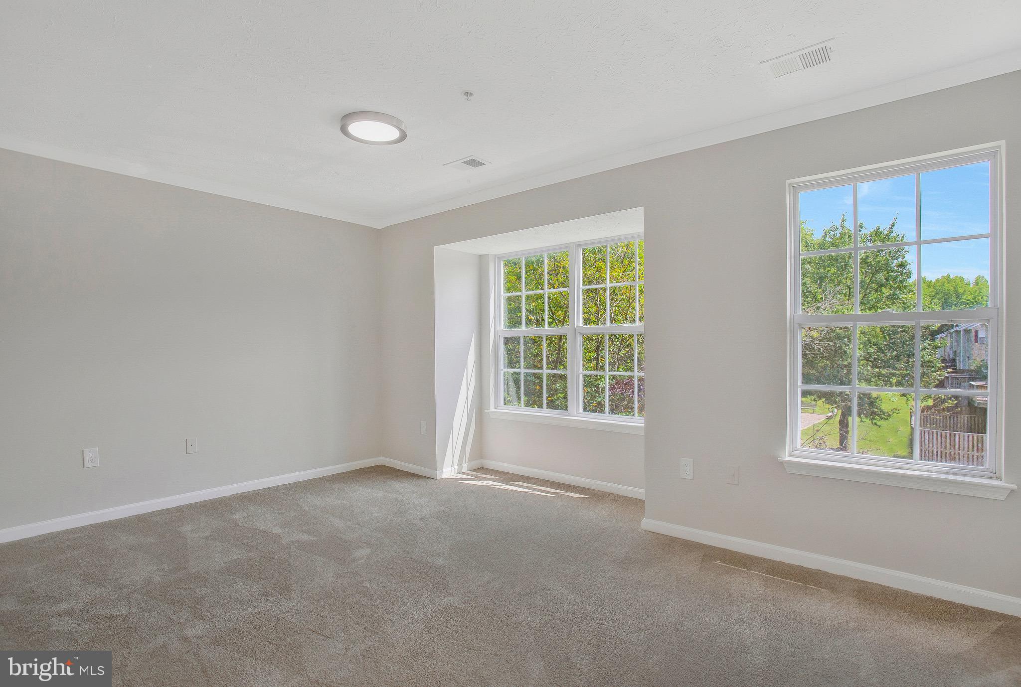 SOUTH HAMPTON - Residential