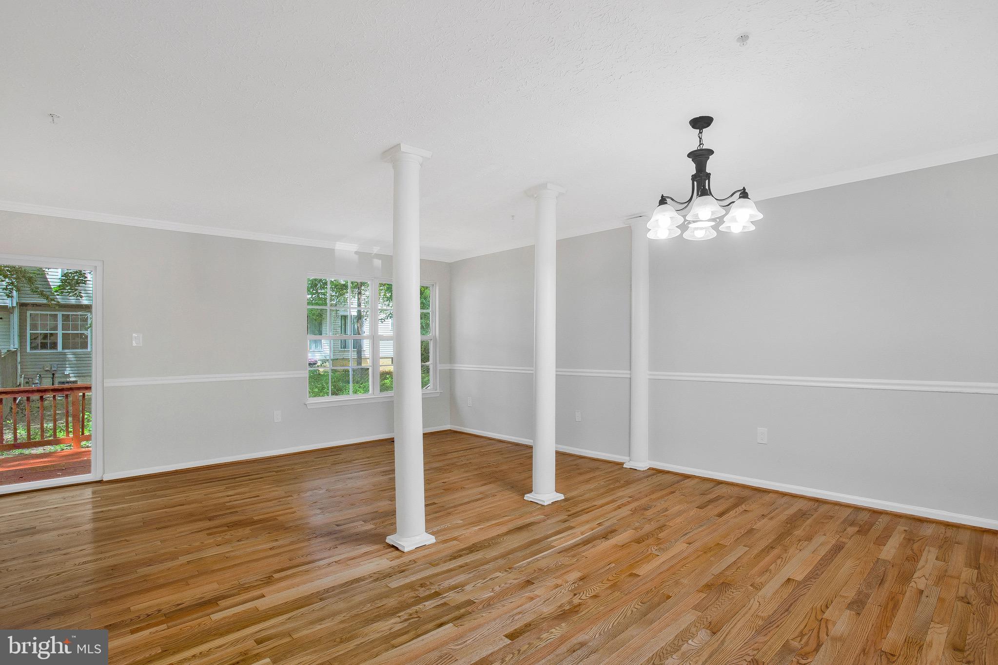 SOUTH HAMPTON - Residential