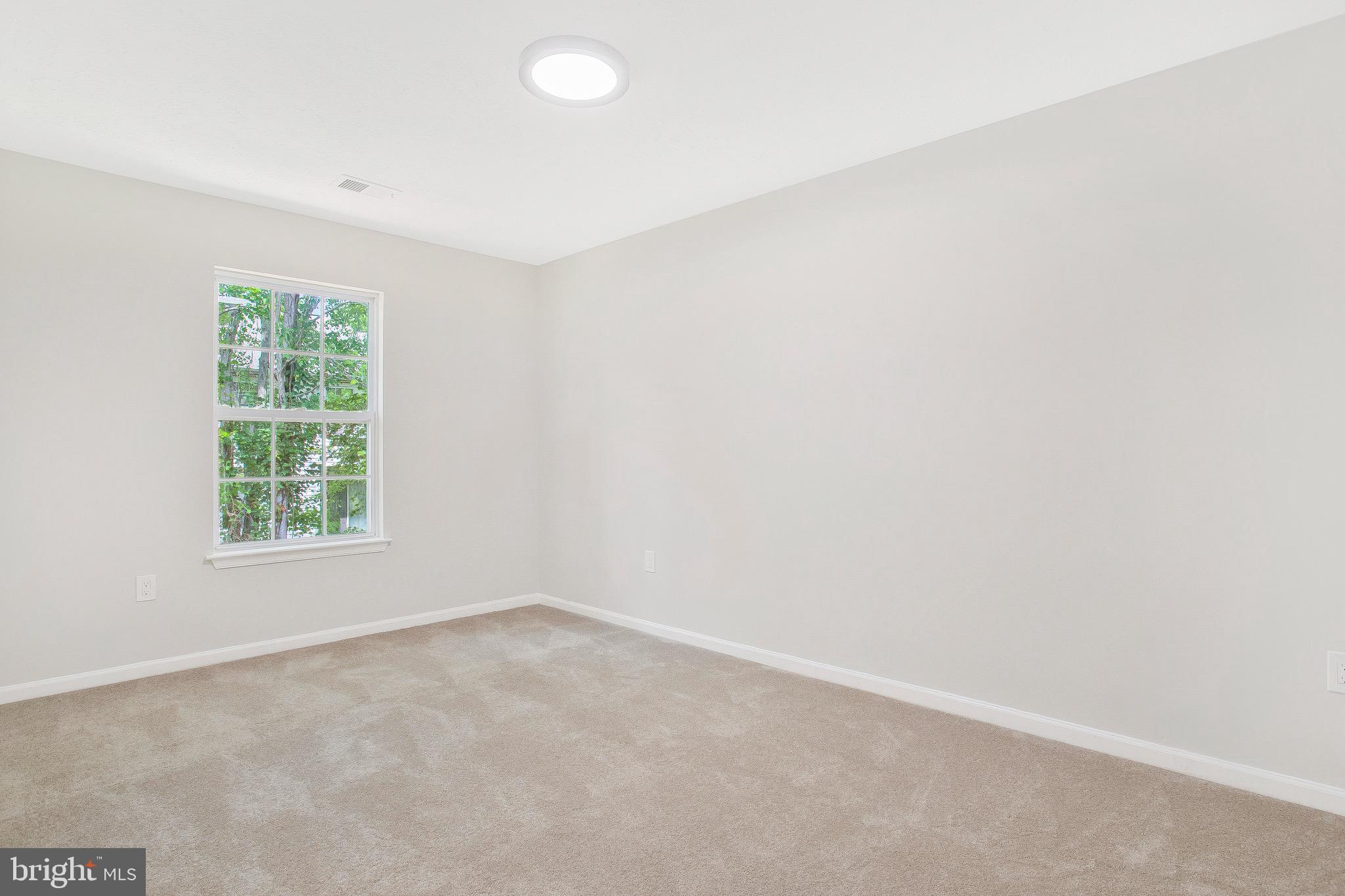 SOUTH HAMPTON - Residential