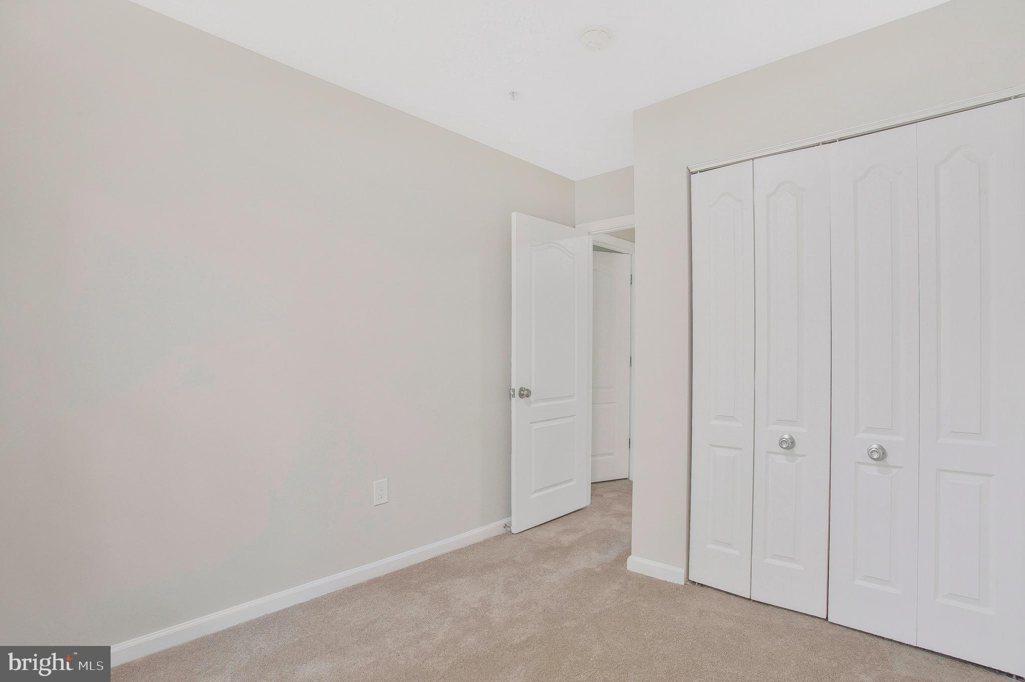 SOUTH HAMPTON - Residential