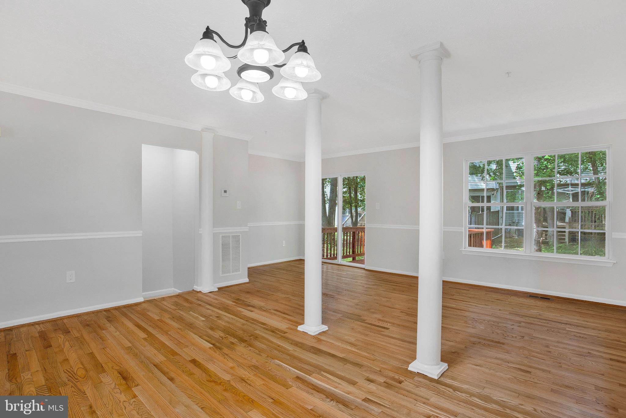 SOUTH HAMPTON - Residential