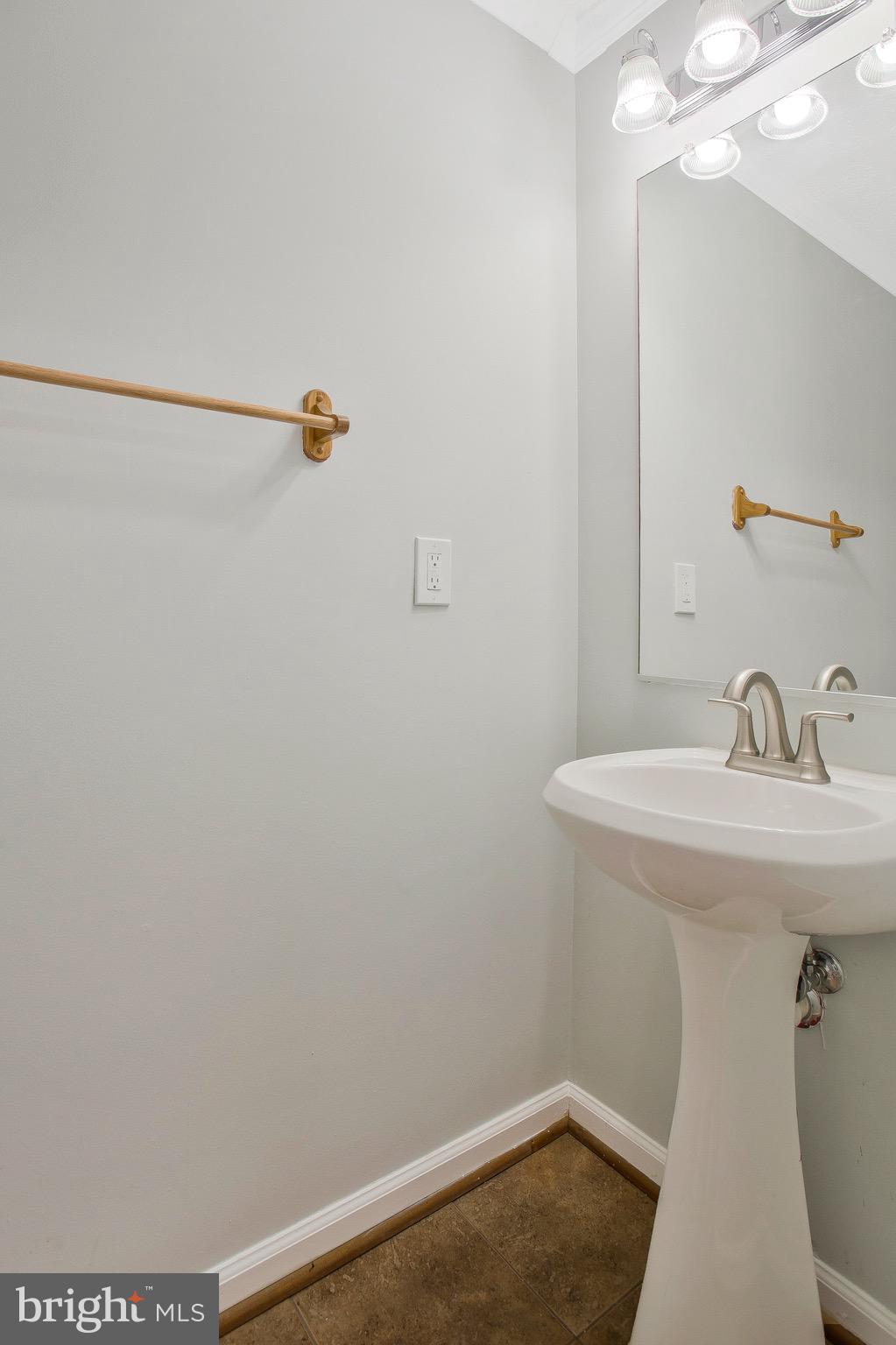 SOUTH HAMPTON - Residential