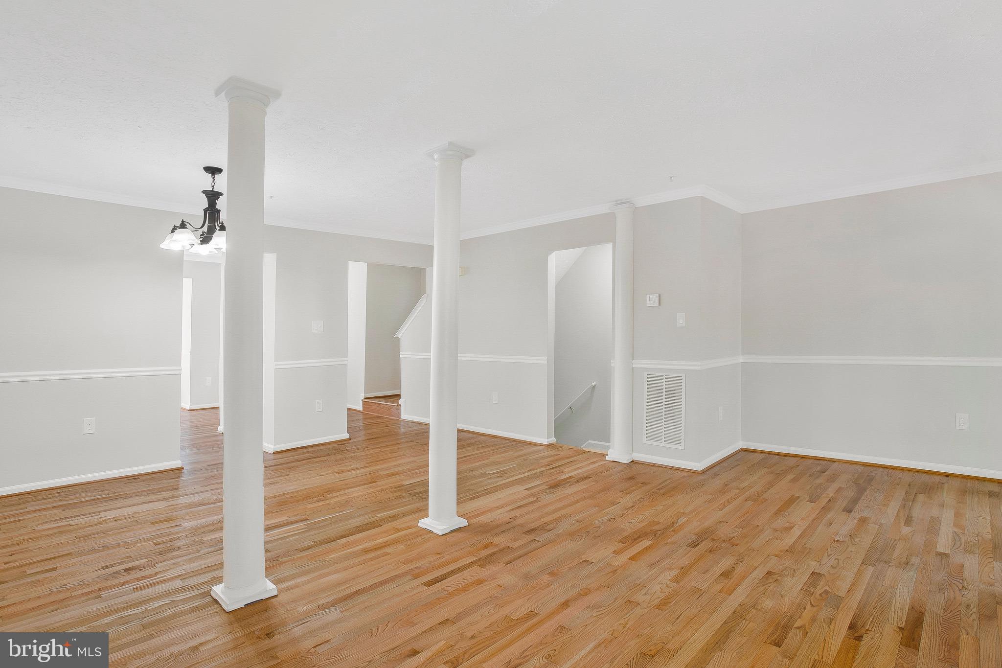 SOUTH HAMPTON - Residential