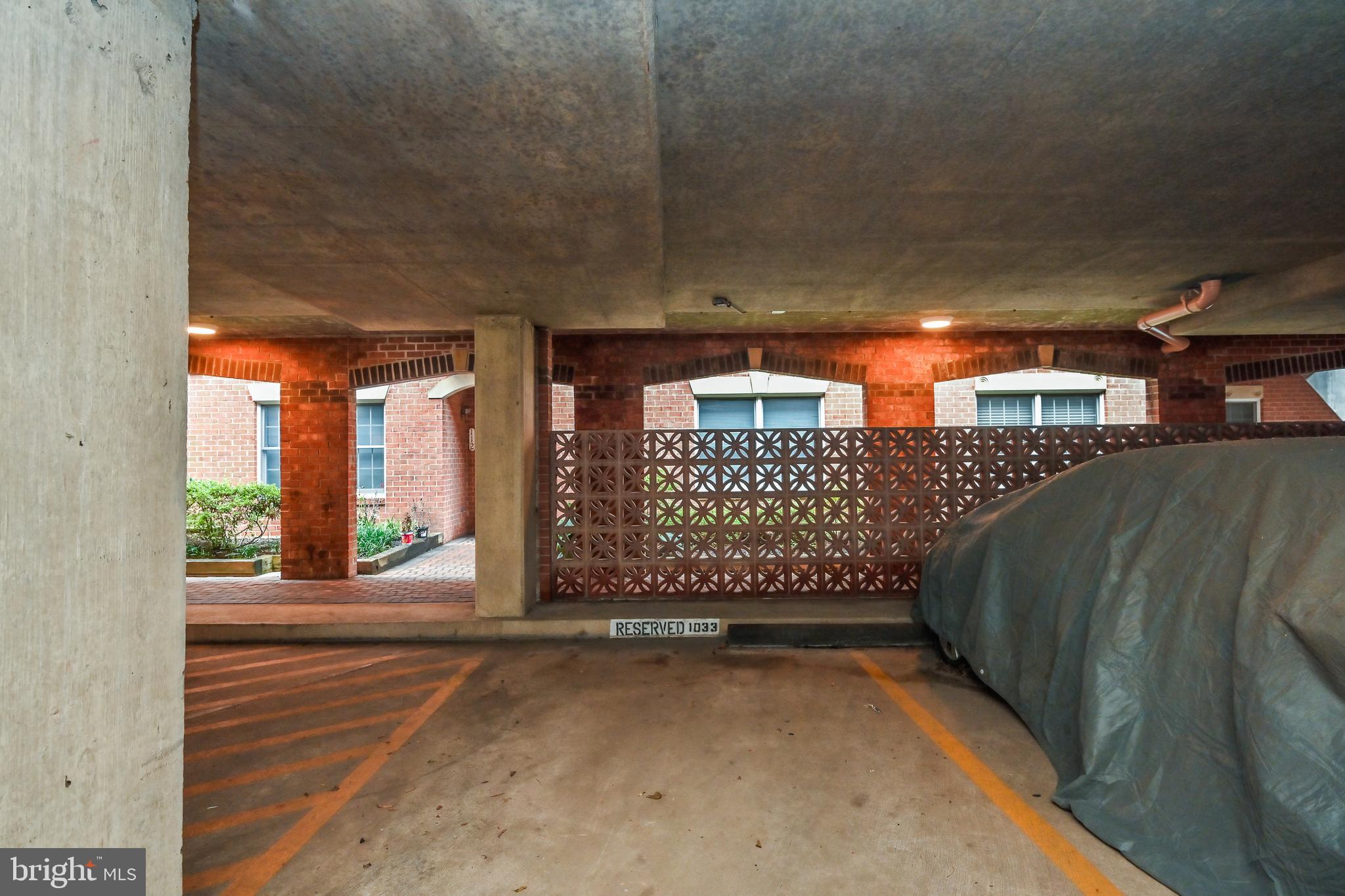 FALLS STATION - Residential Lease