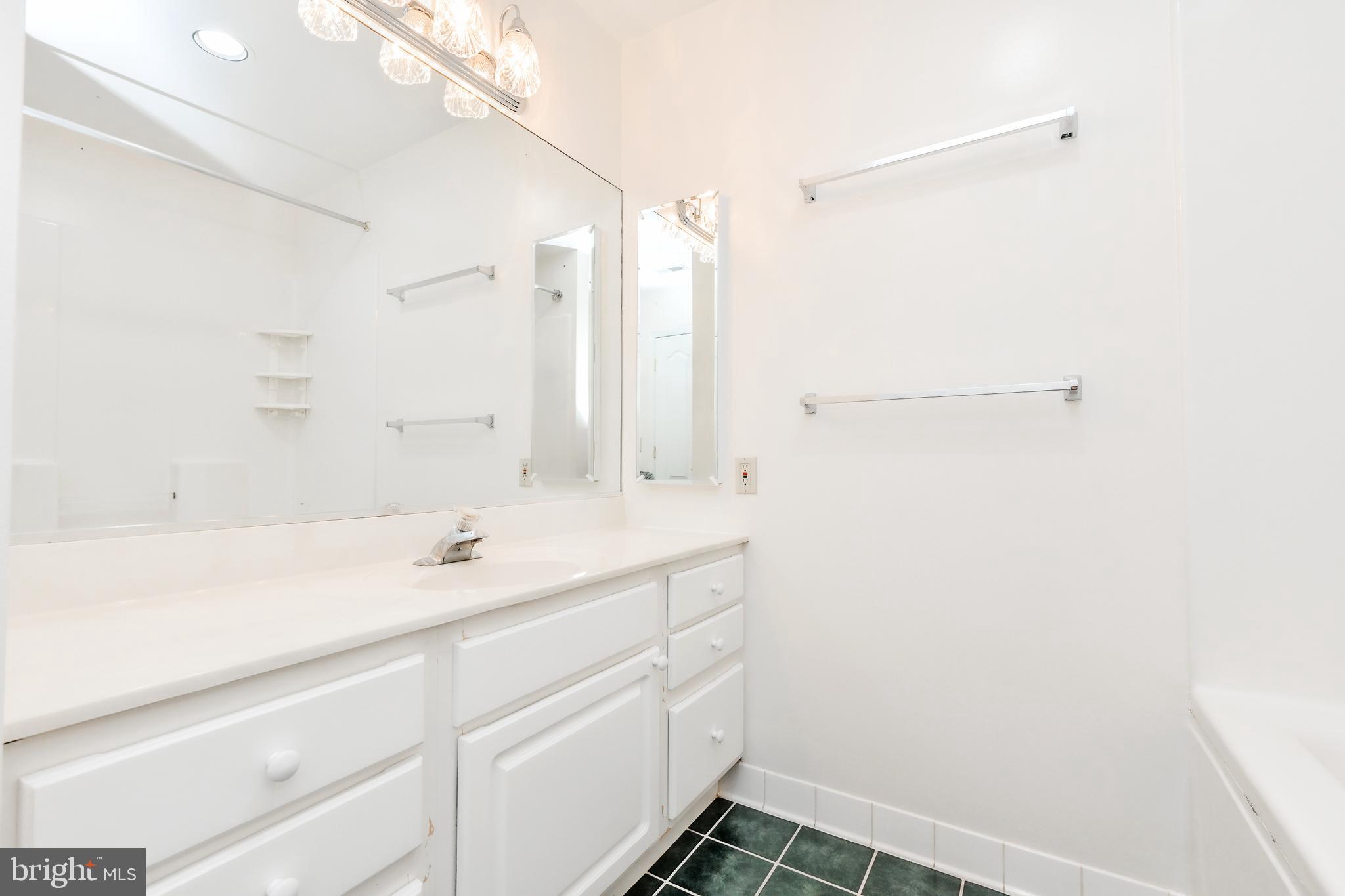 FALLS STATION - Residential Lease