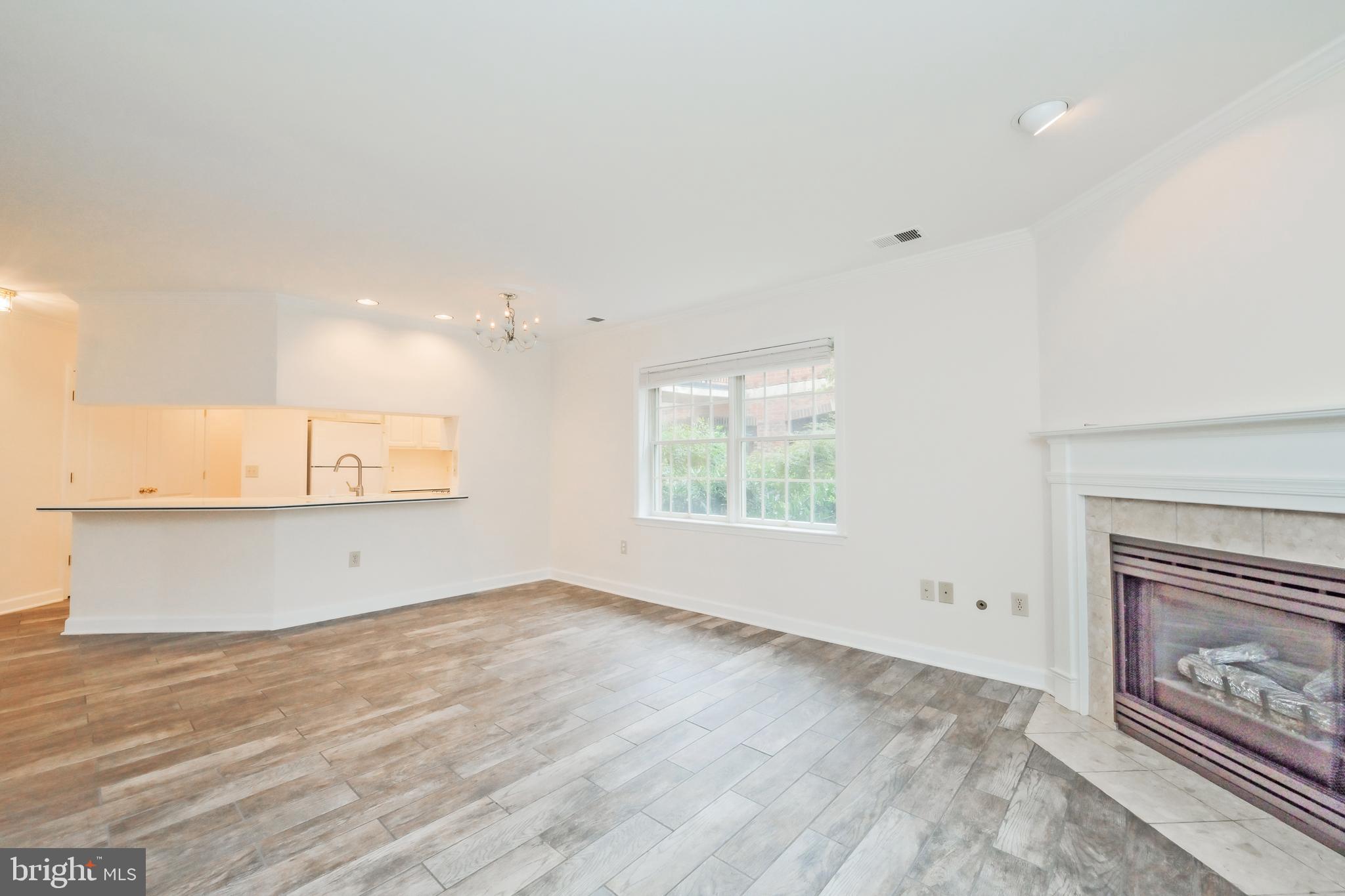 FALLS STATION - Residential Lease