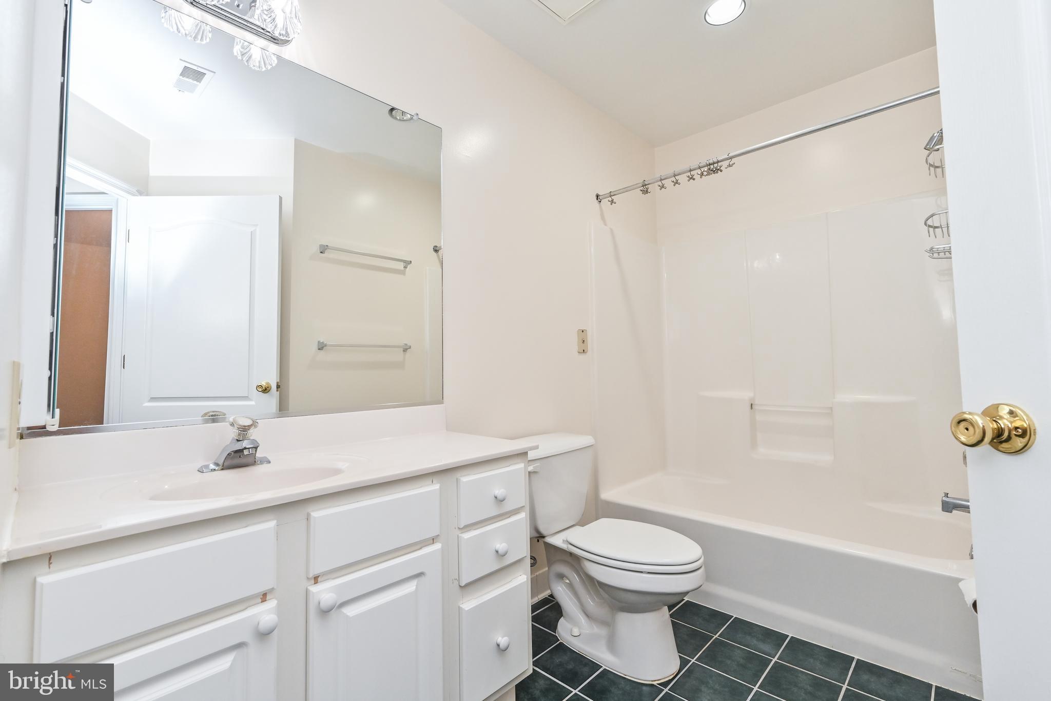 FALLS STATION - Residential Lease