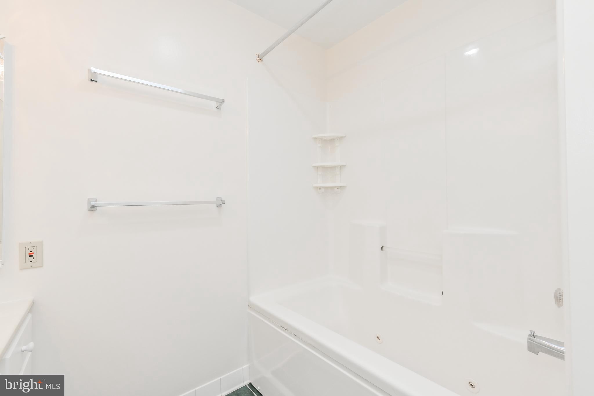 FALLS STATION - Residential Lease