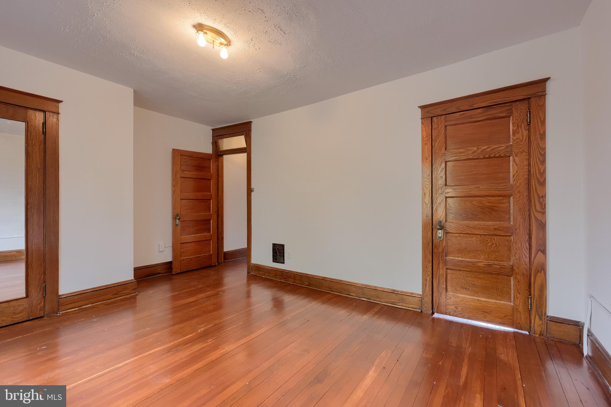 LANCASTER - Residential