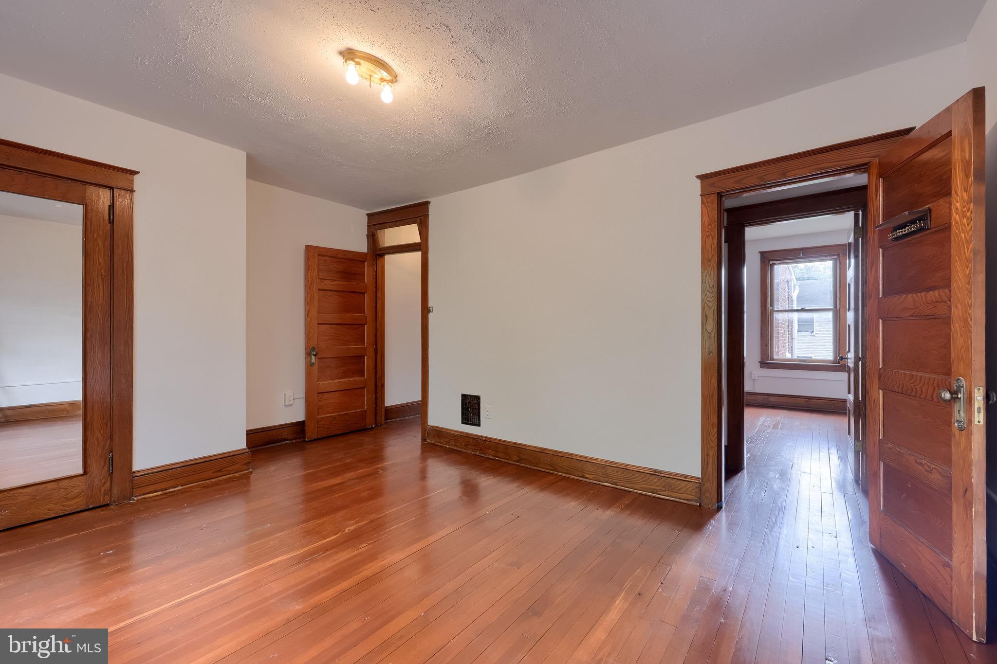 LANCASTER - Residential